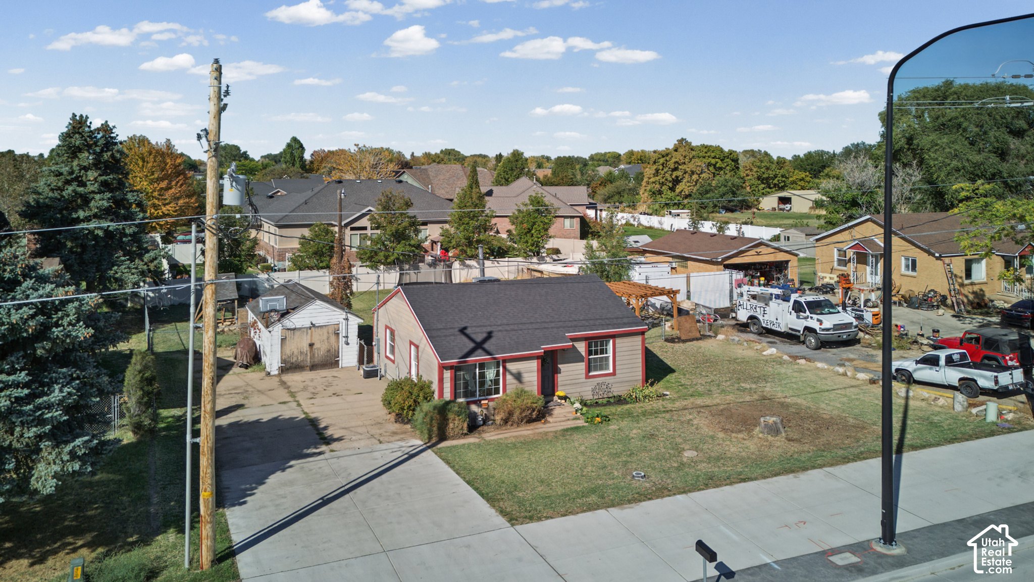 main property photo 31