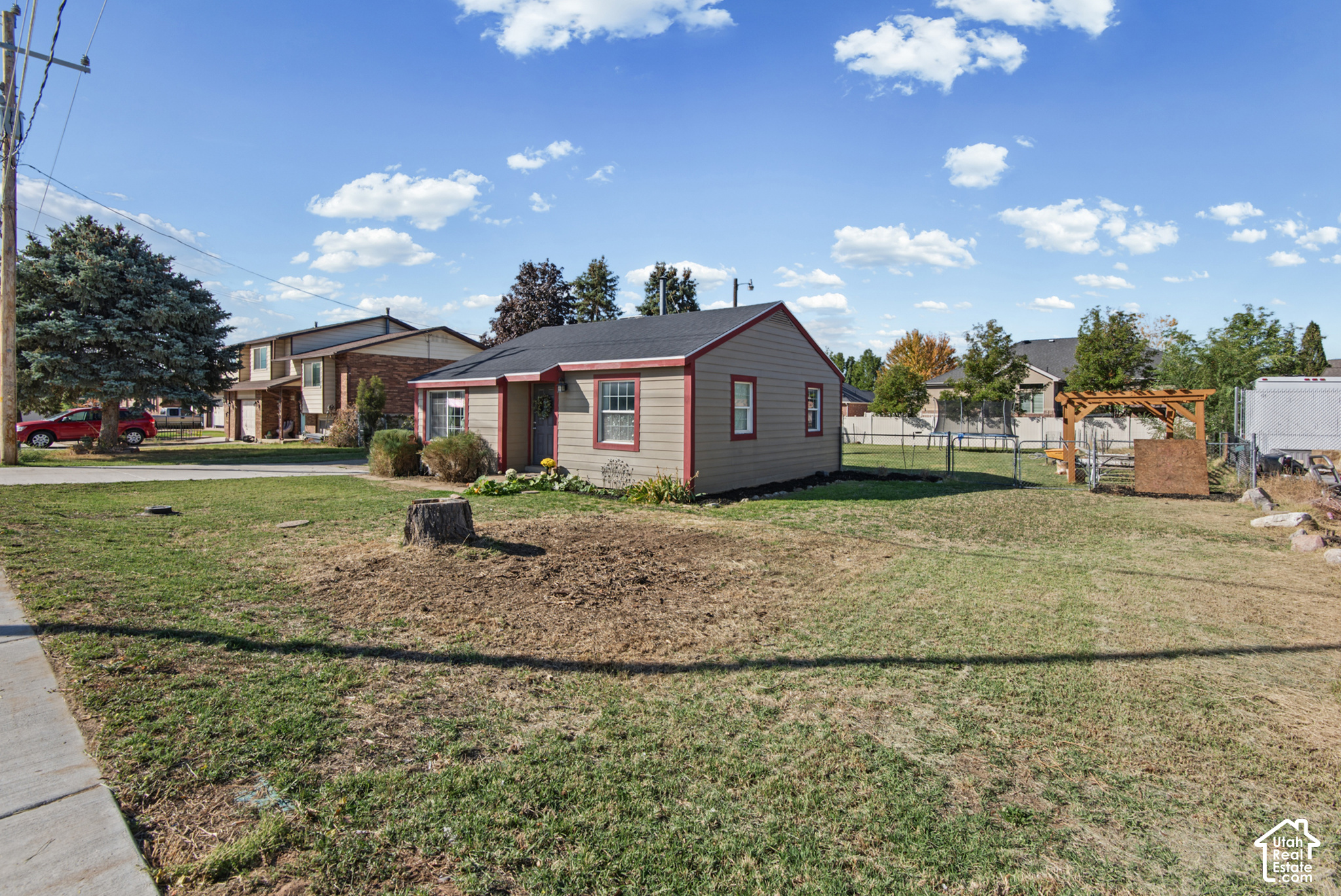 main property photo 45