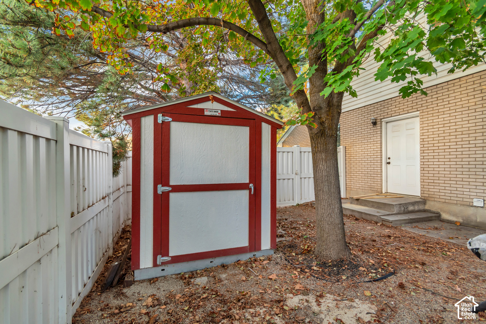 main property photo 40