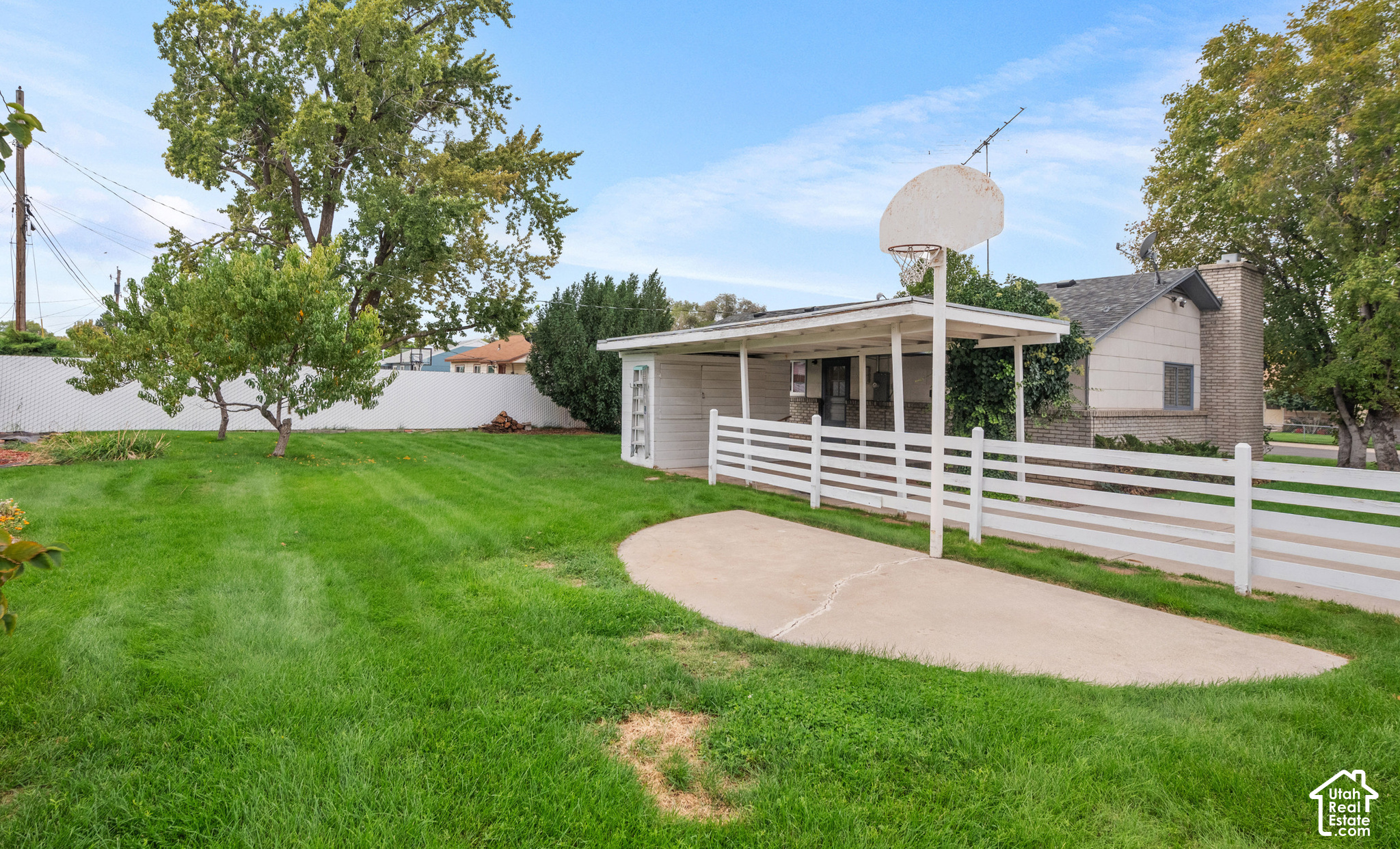 main property photo 24