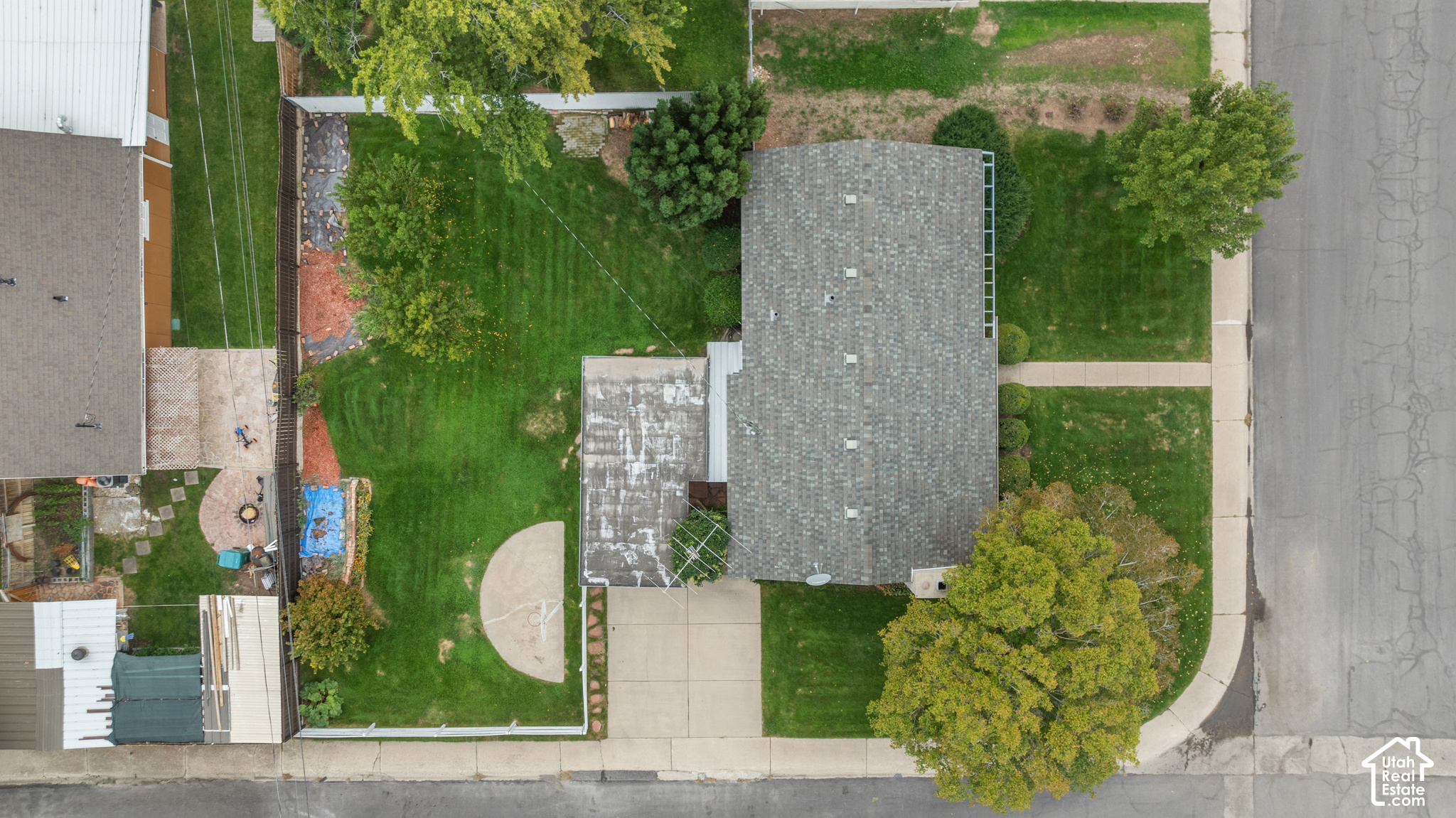 main property photo 28