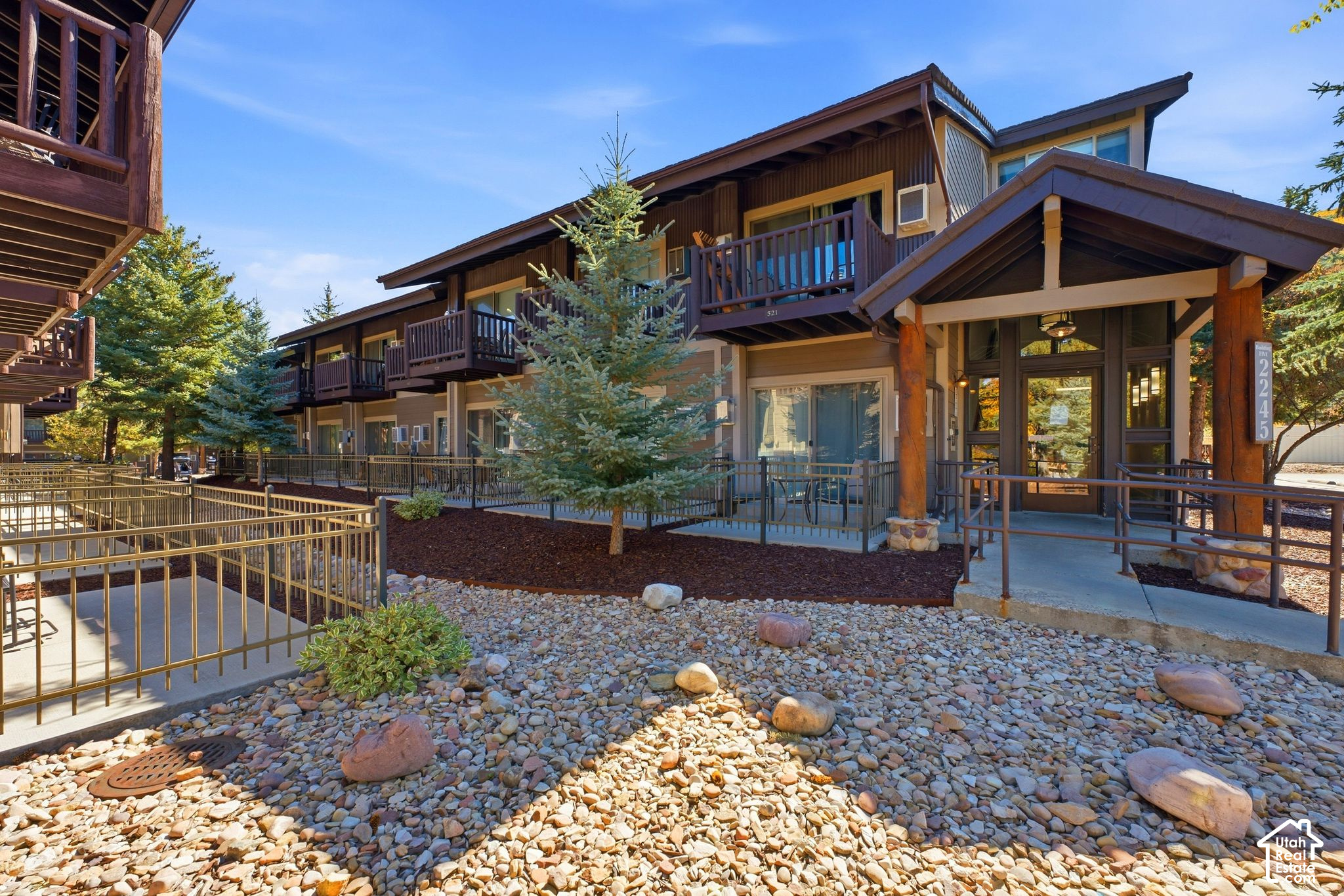 main property photo 15