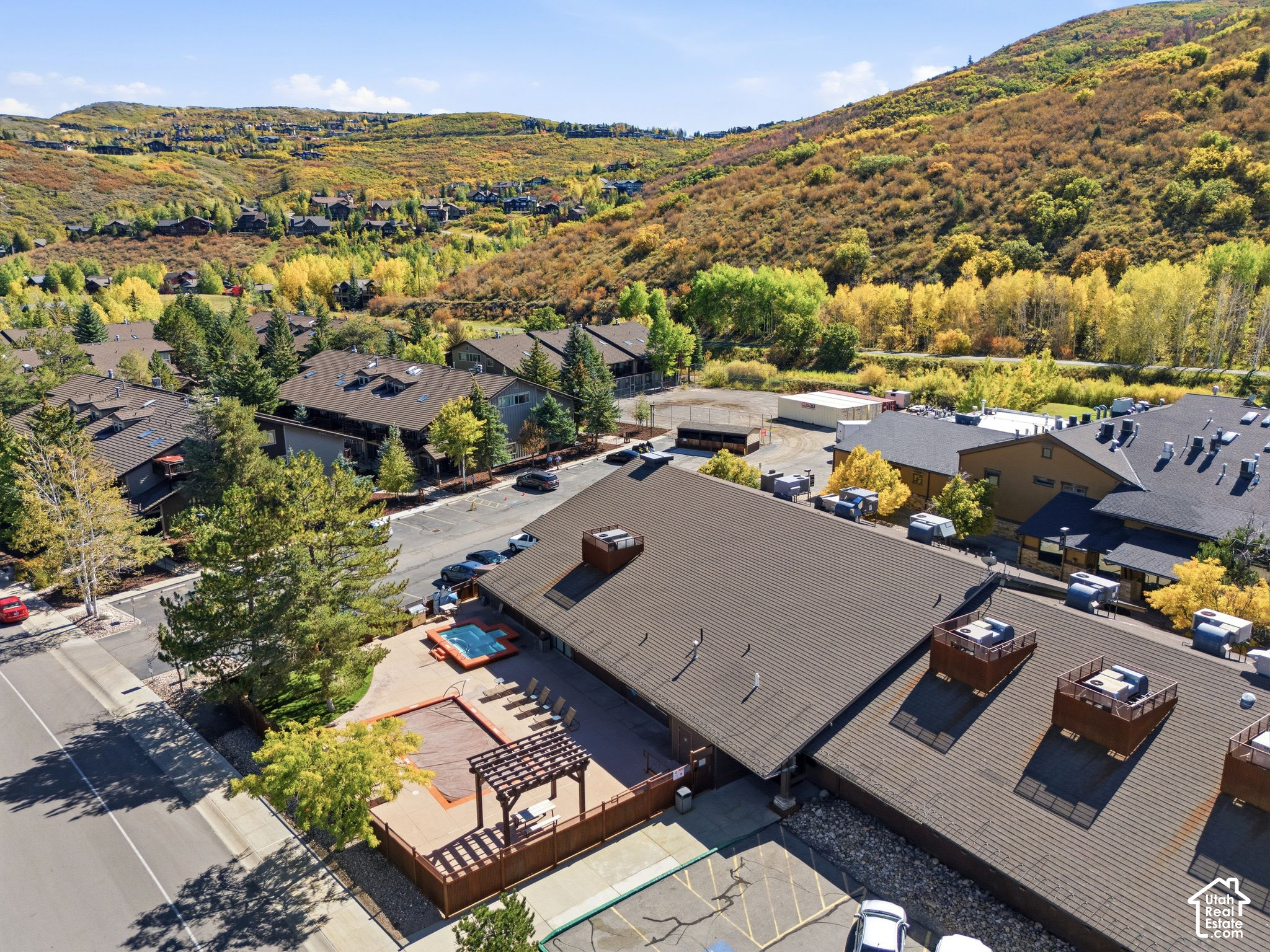 main property photo 25