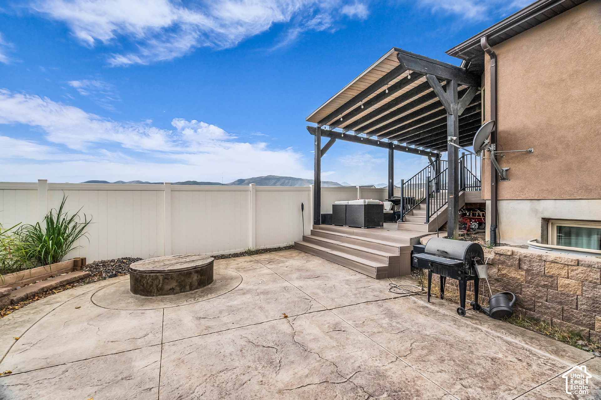 main property photo 22
