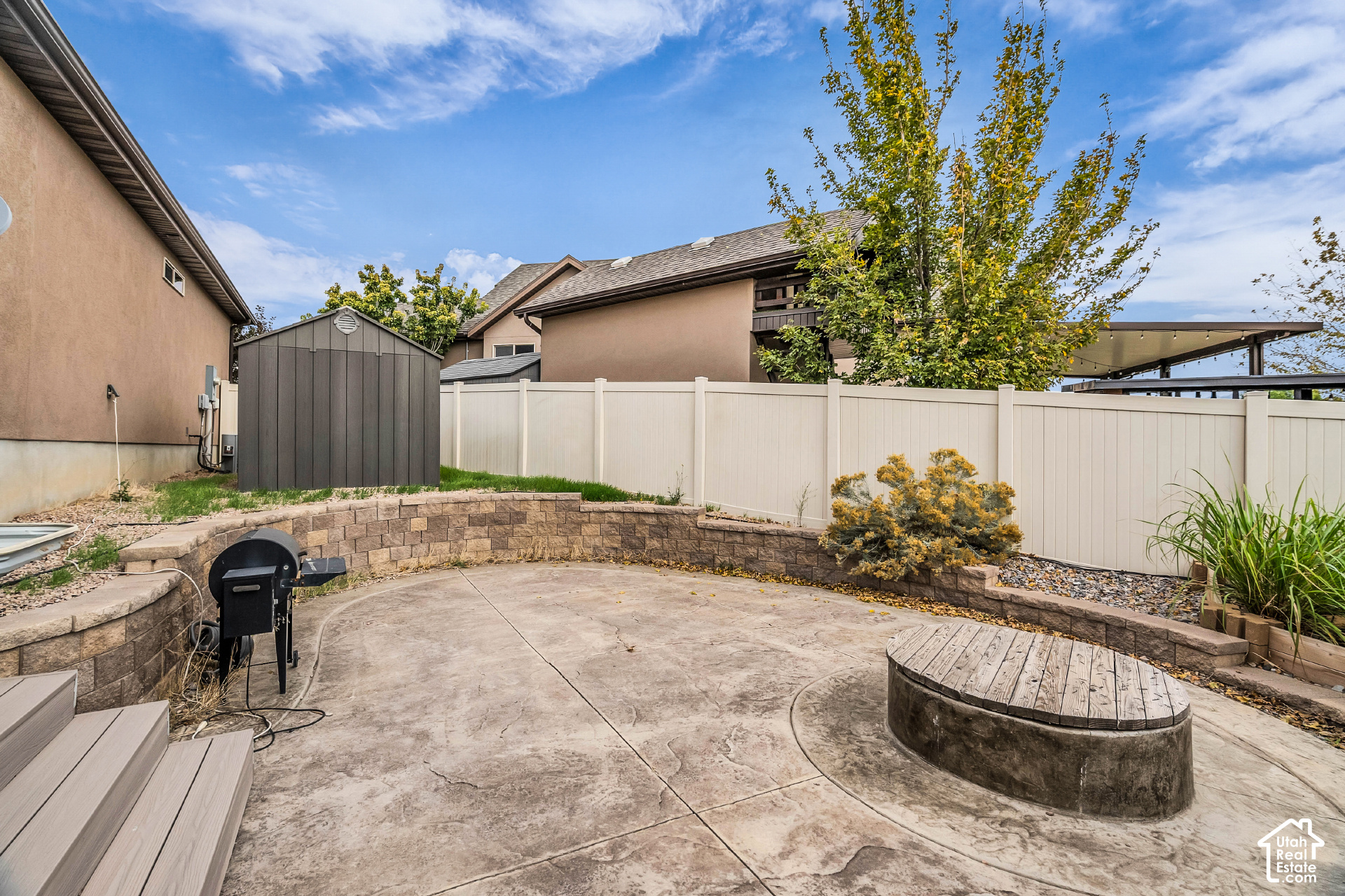 main property photo 23