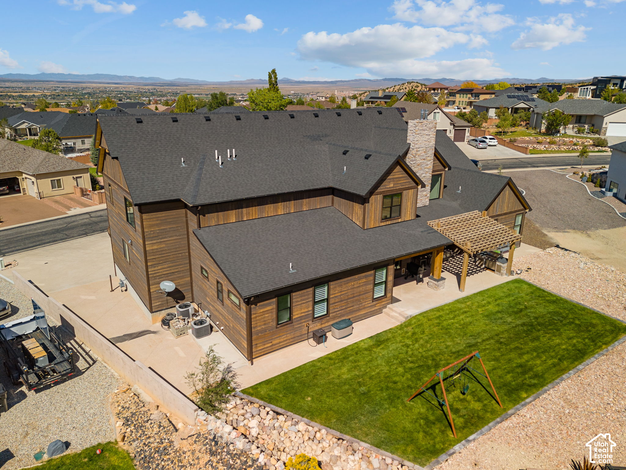 main property photo 11