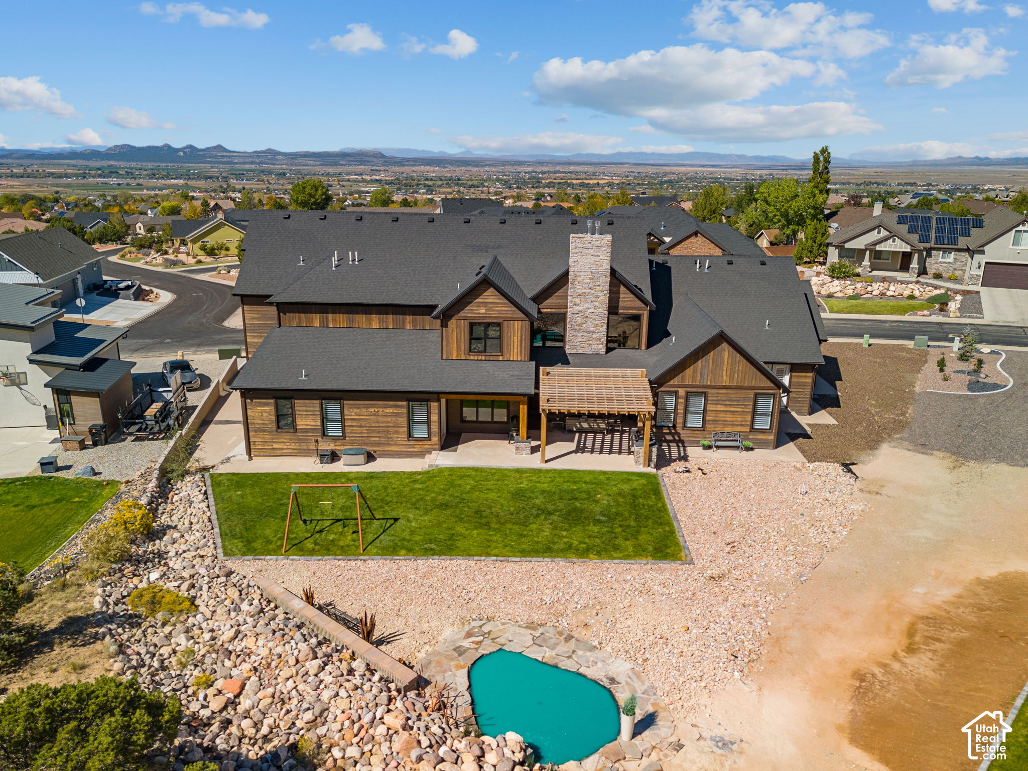 main property photo 12