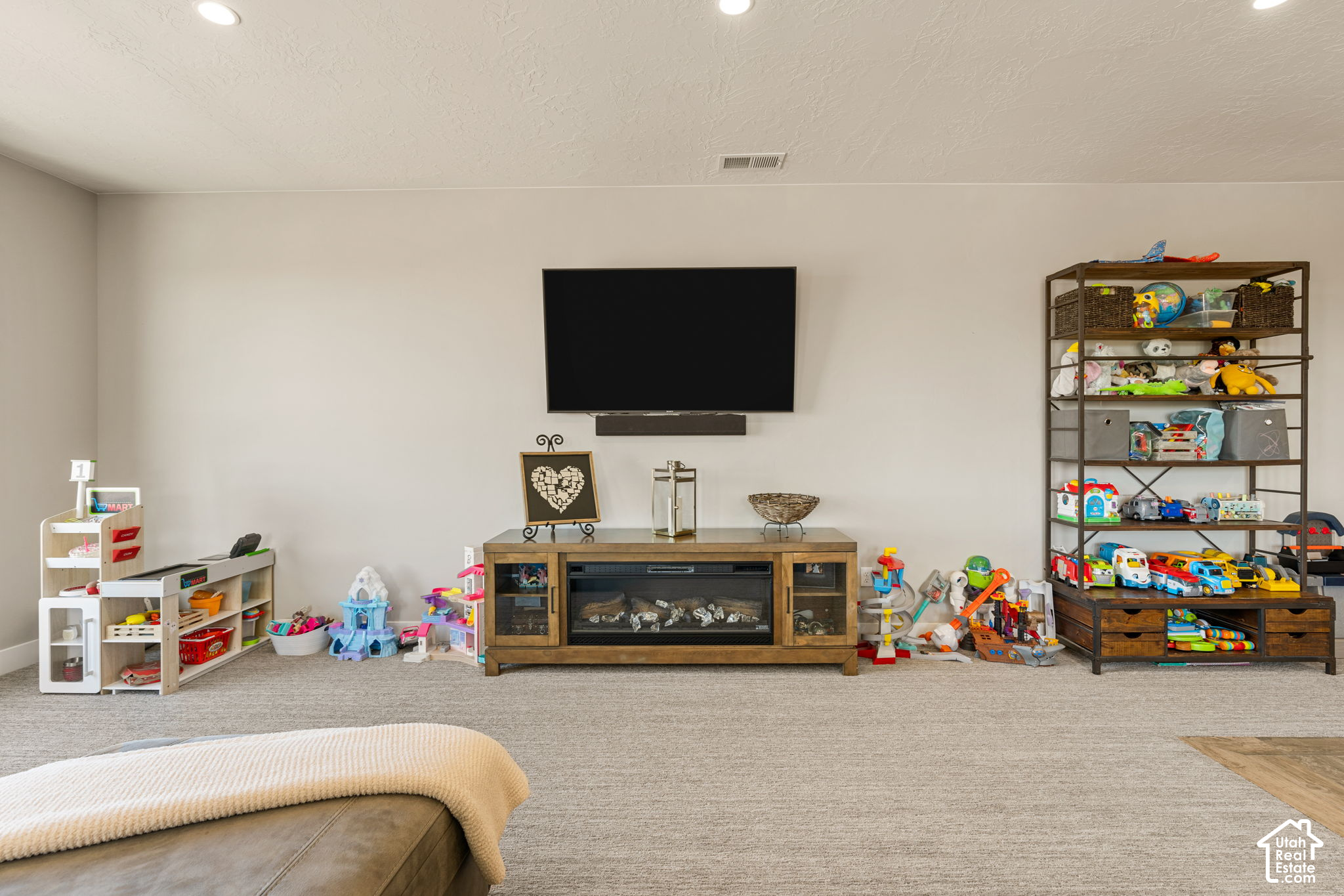 main property photo 74