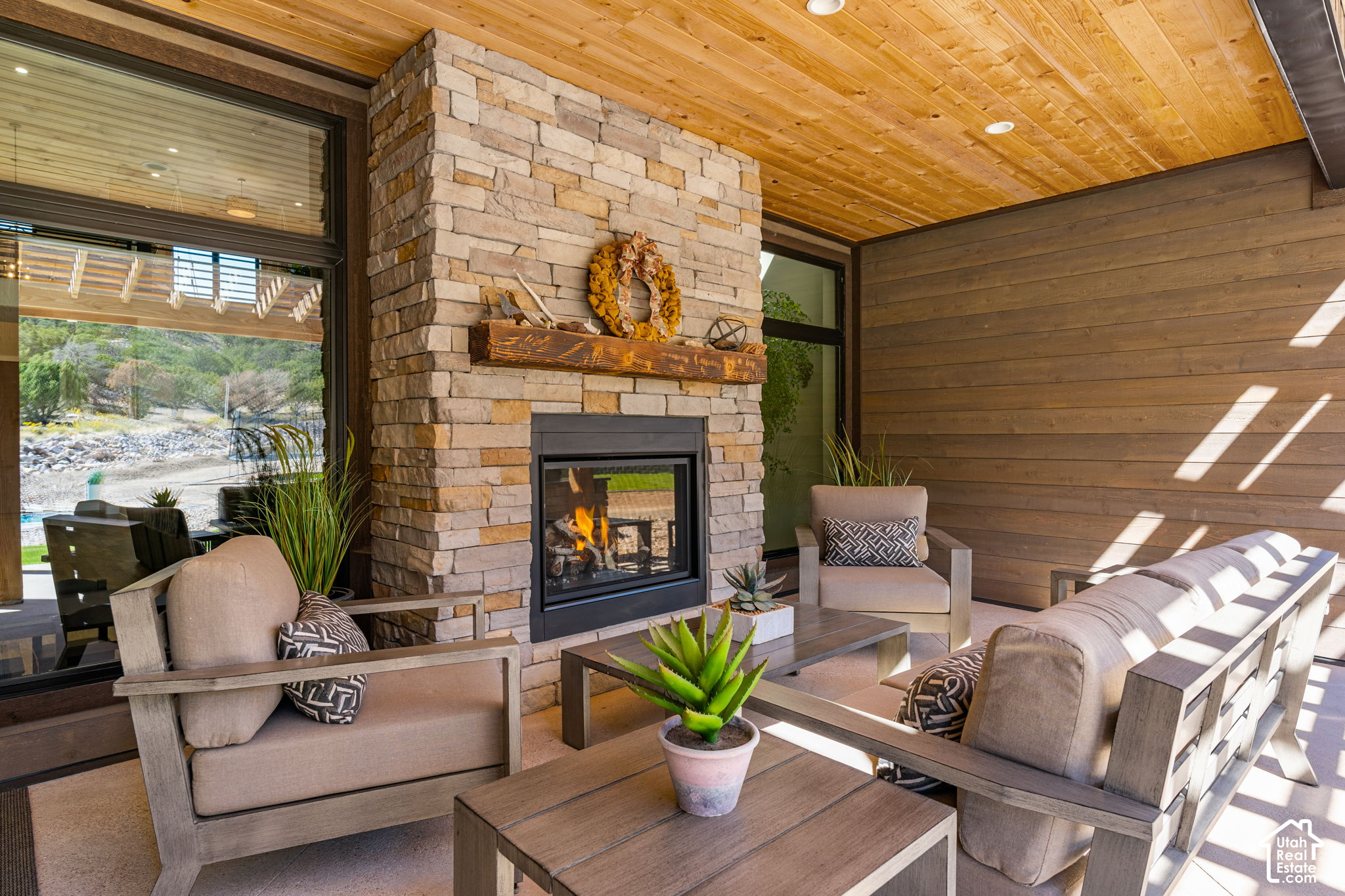 main property photo 89