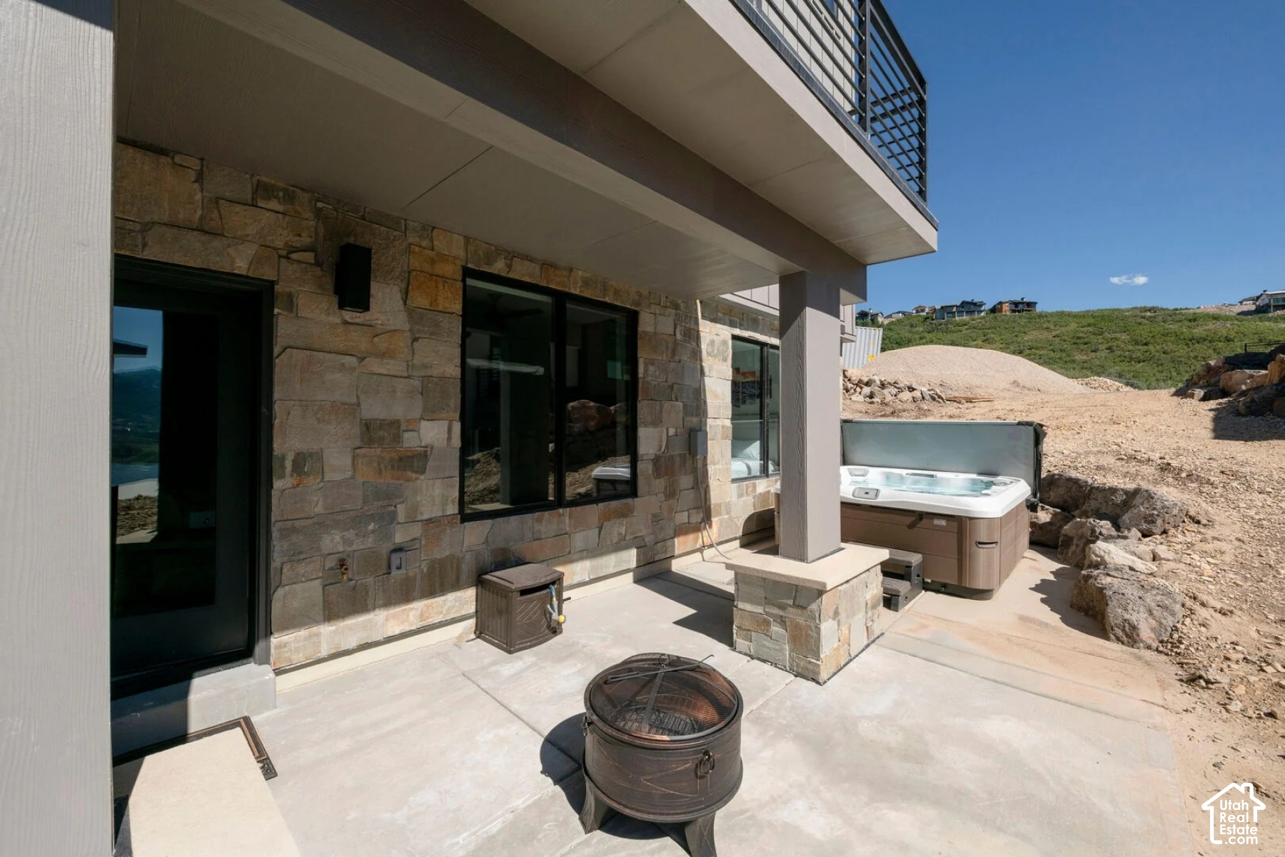 main property photo 29