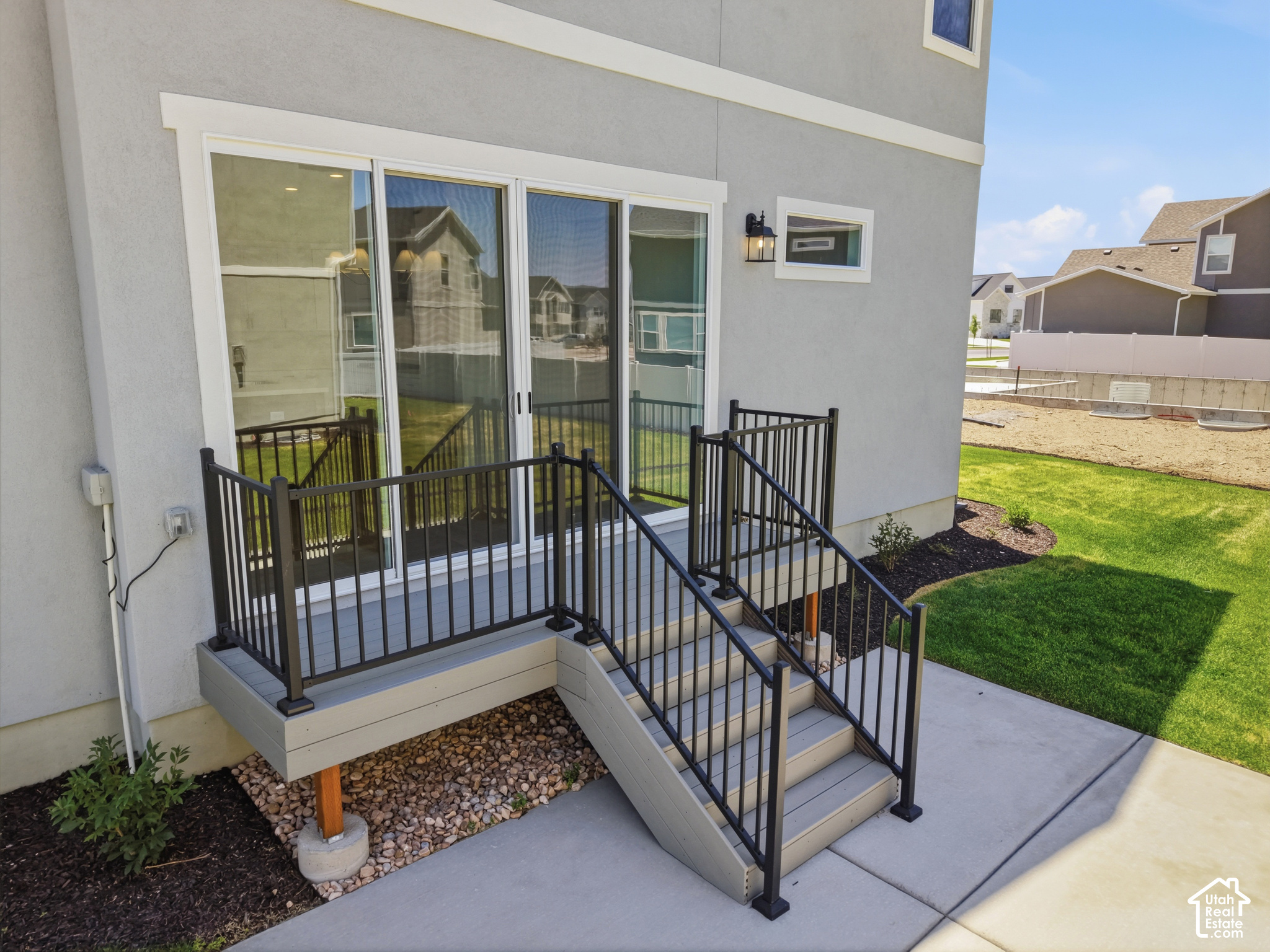 main property photo 35