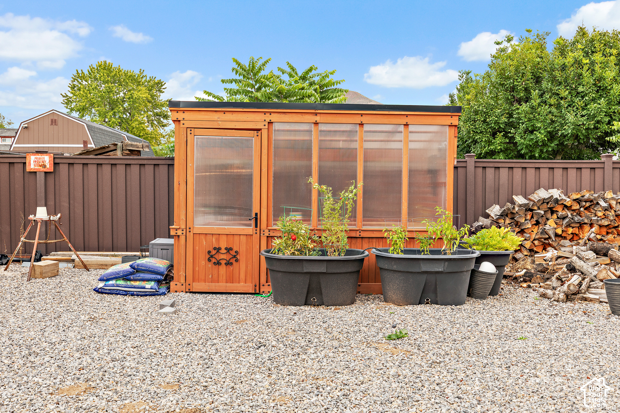 main property photo 42