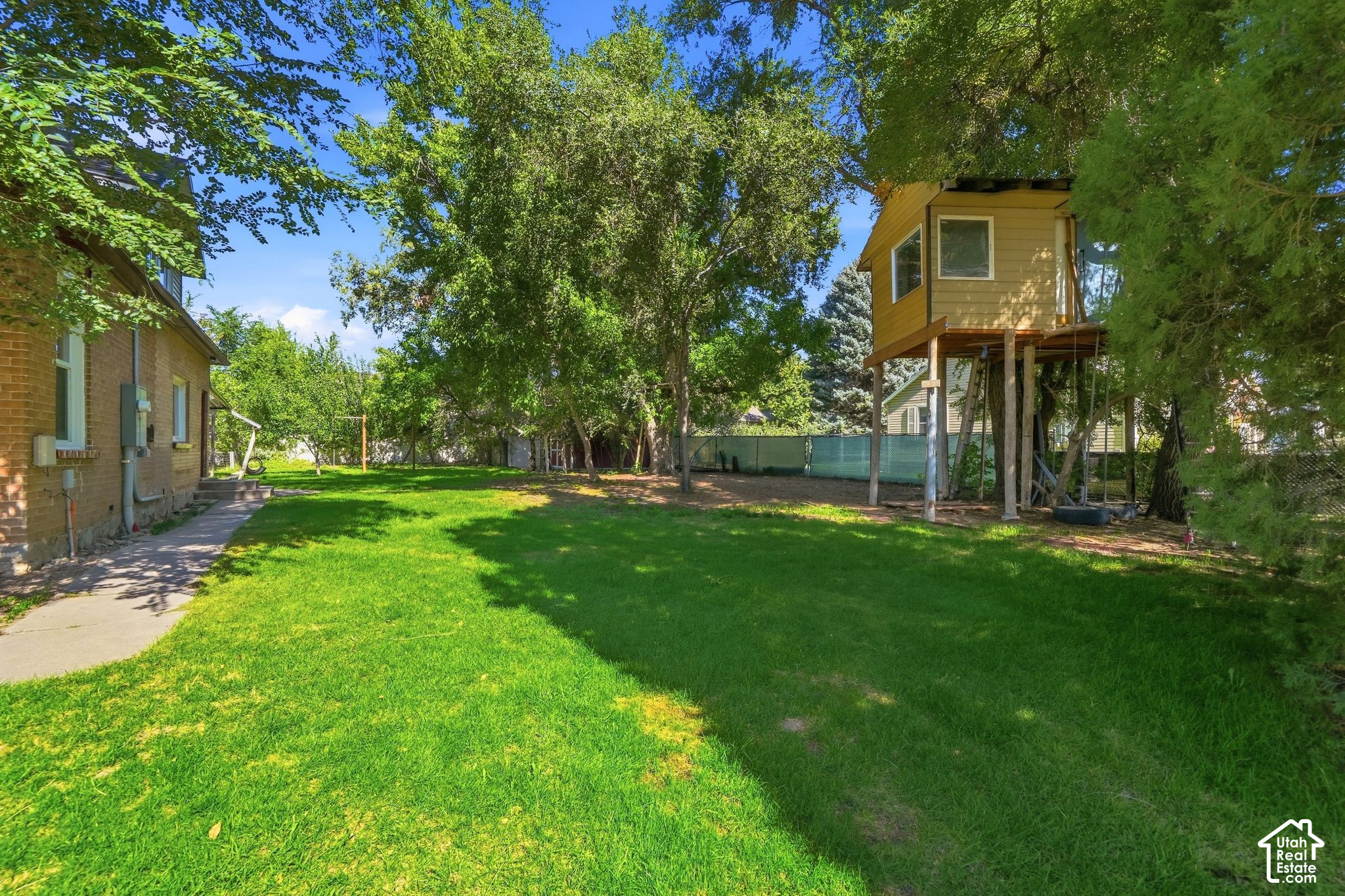 main property photo 22