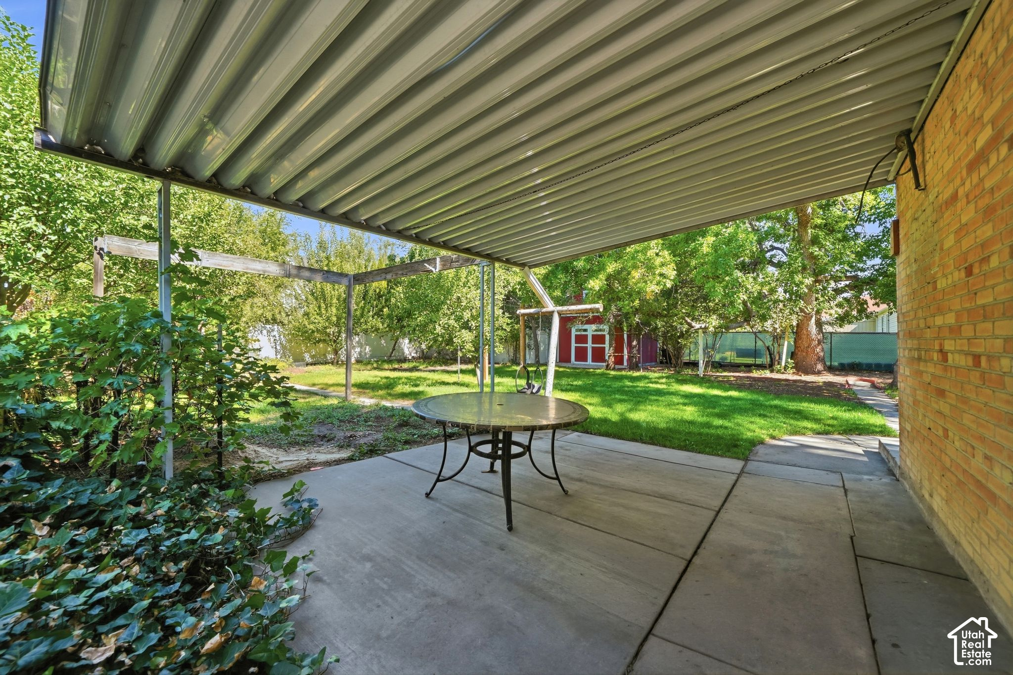 main property photo 23