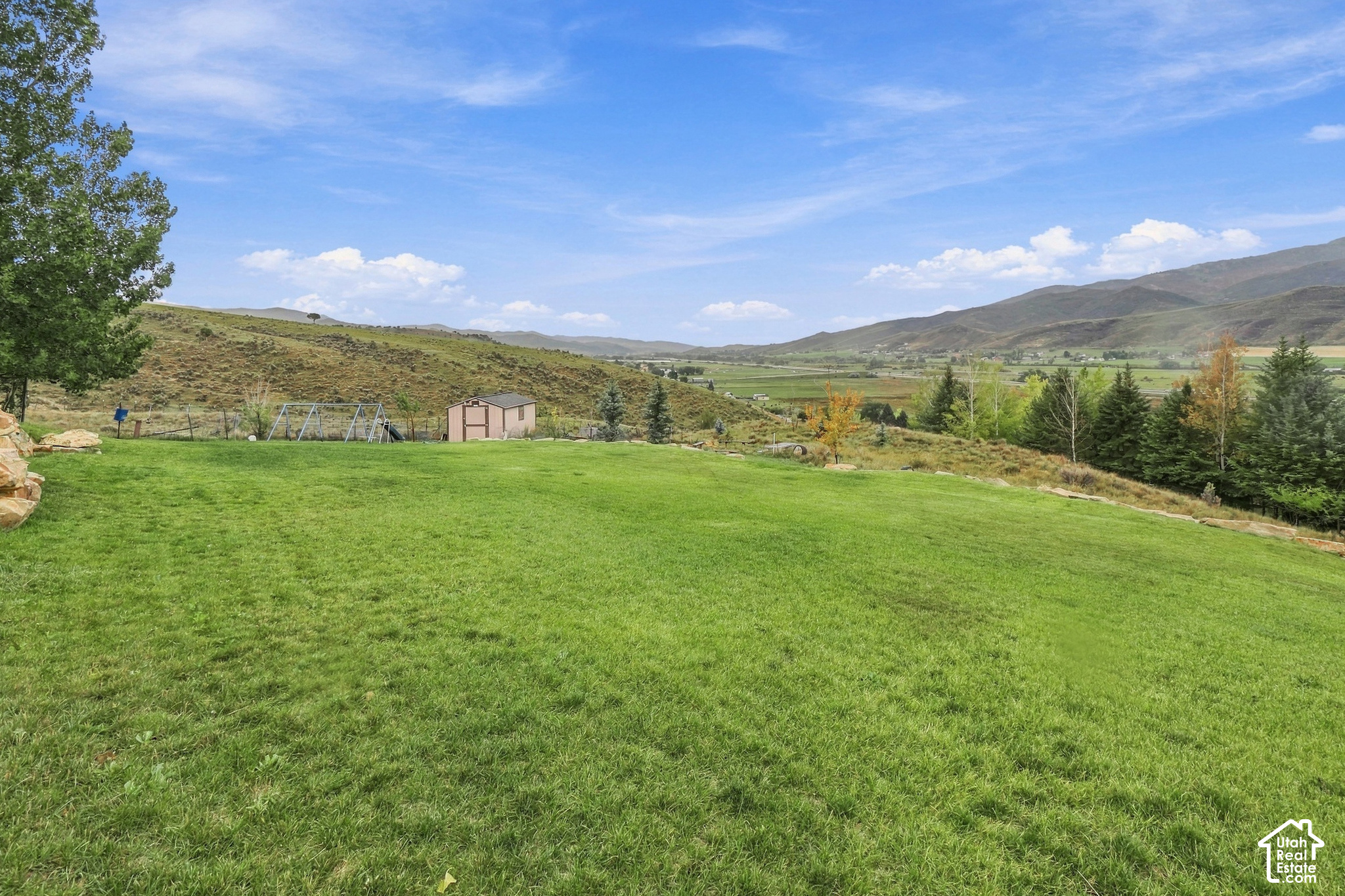main property photo 40