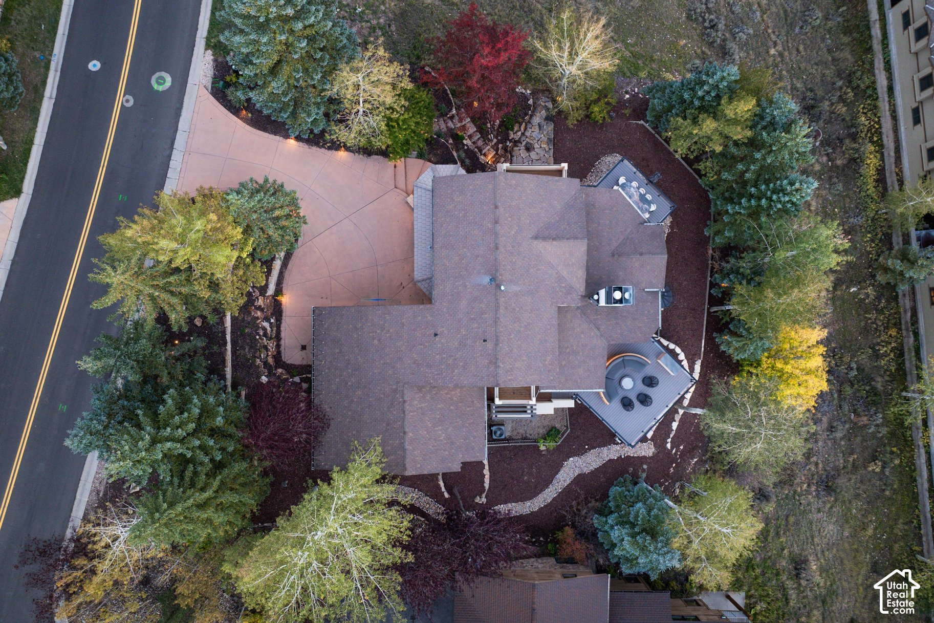 main property photo 23
