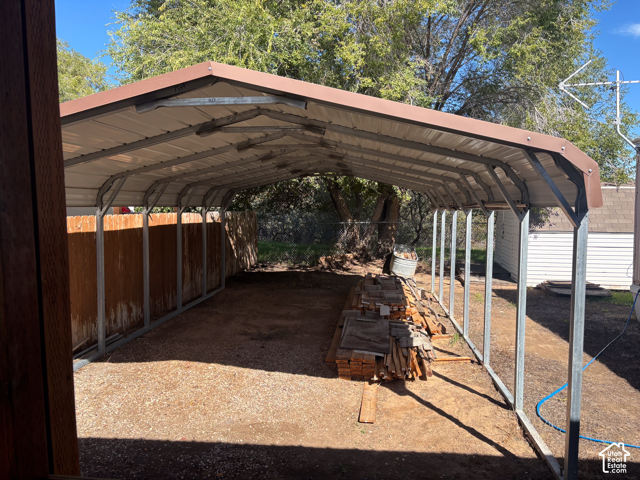 main property photo 19