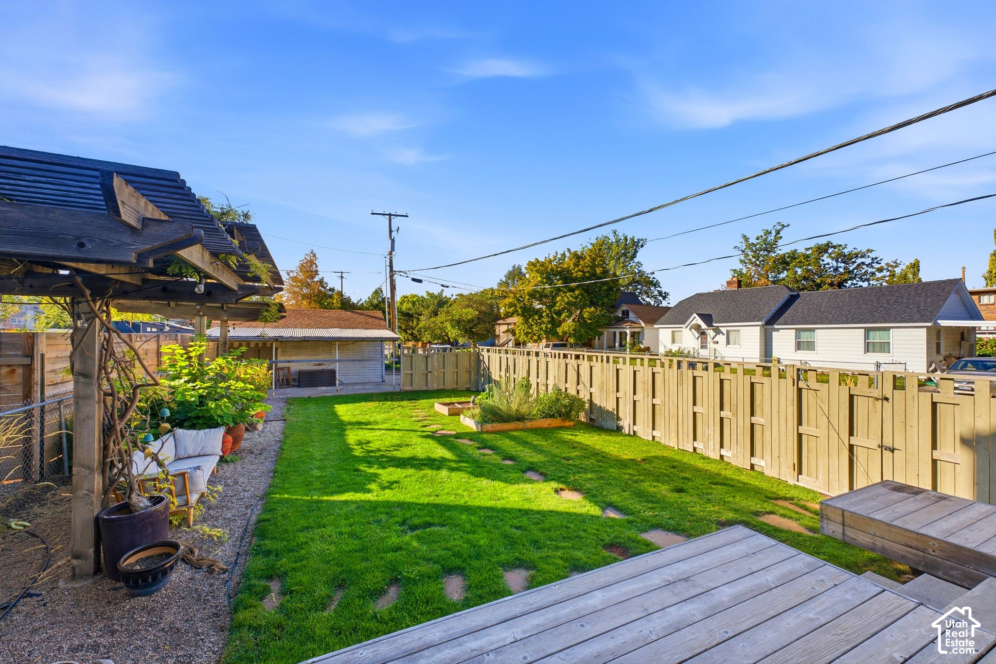 main property photo 23