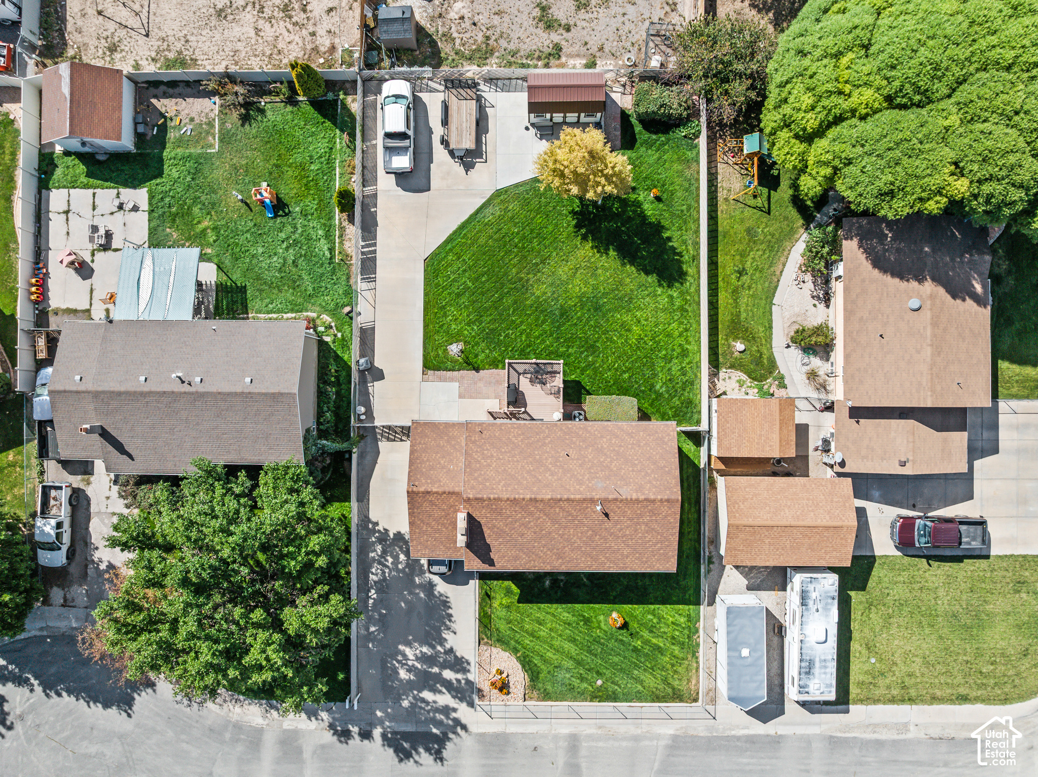 main property photo 33