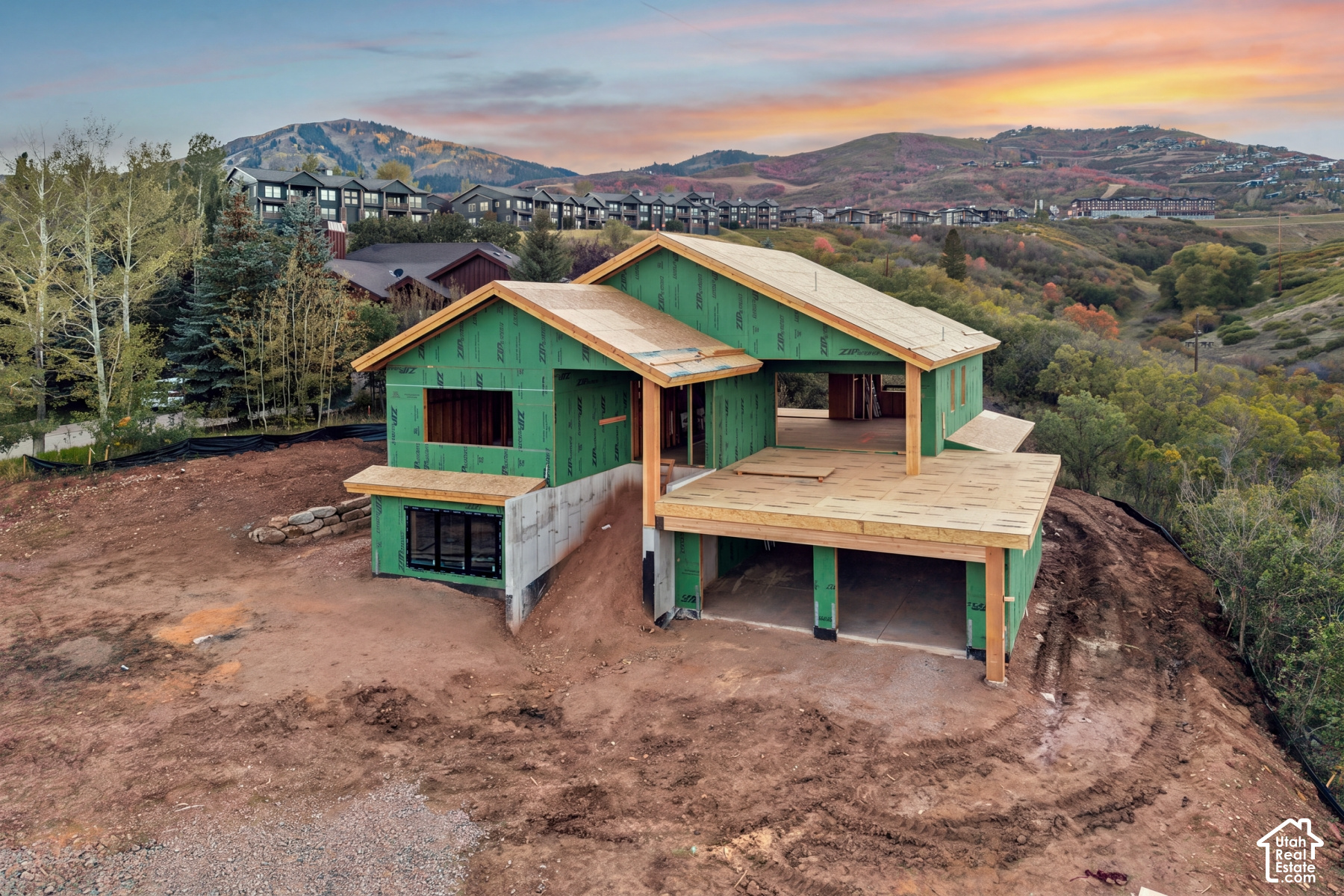main property photo 23