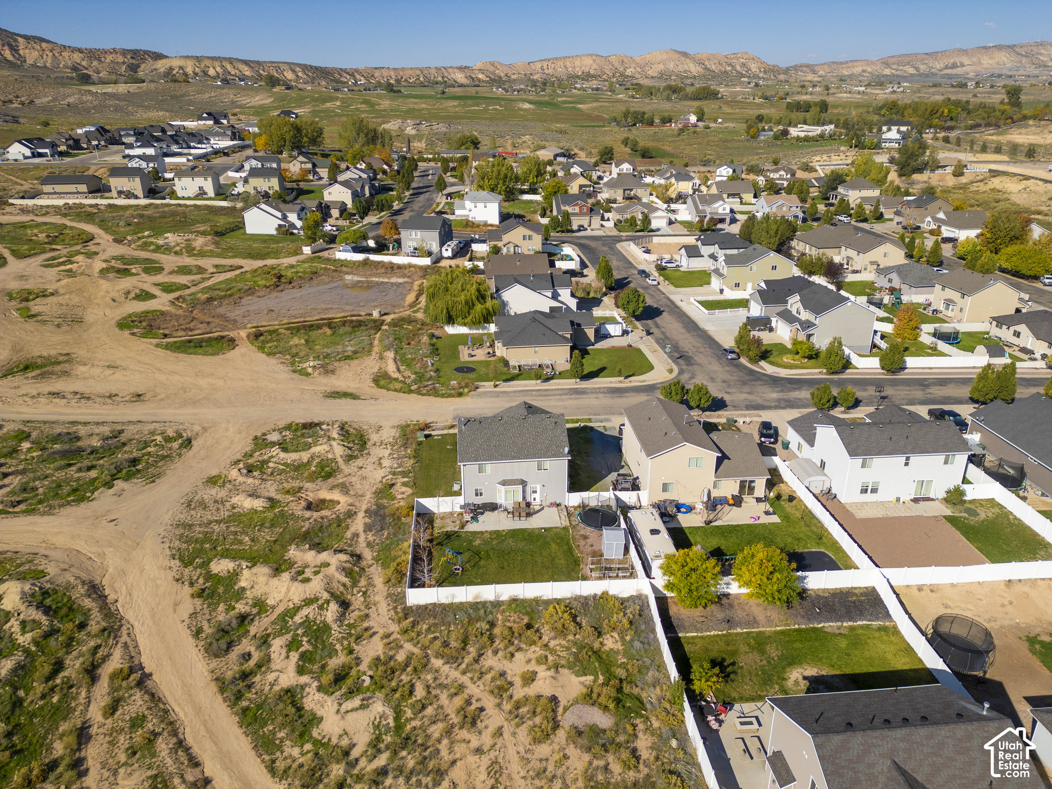 main property photo 41