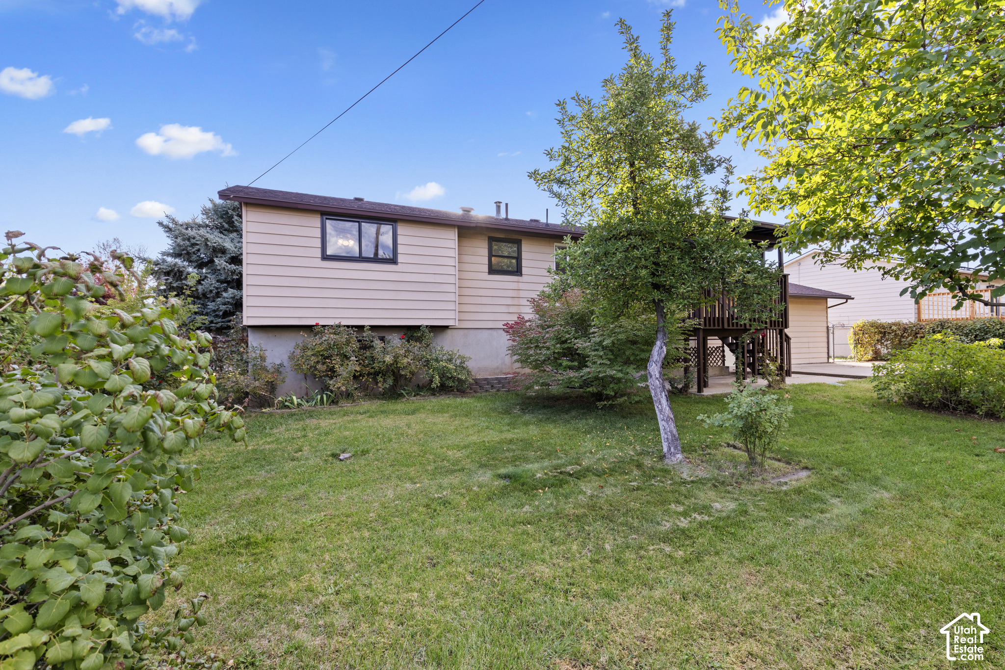 main property photo 20