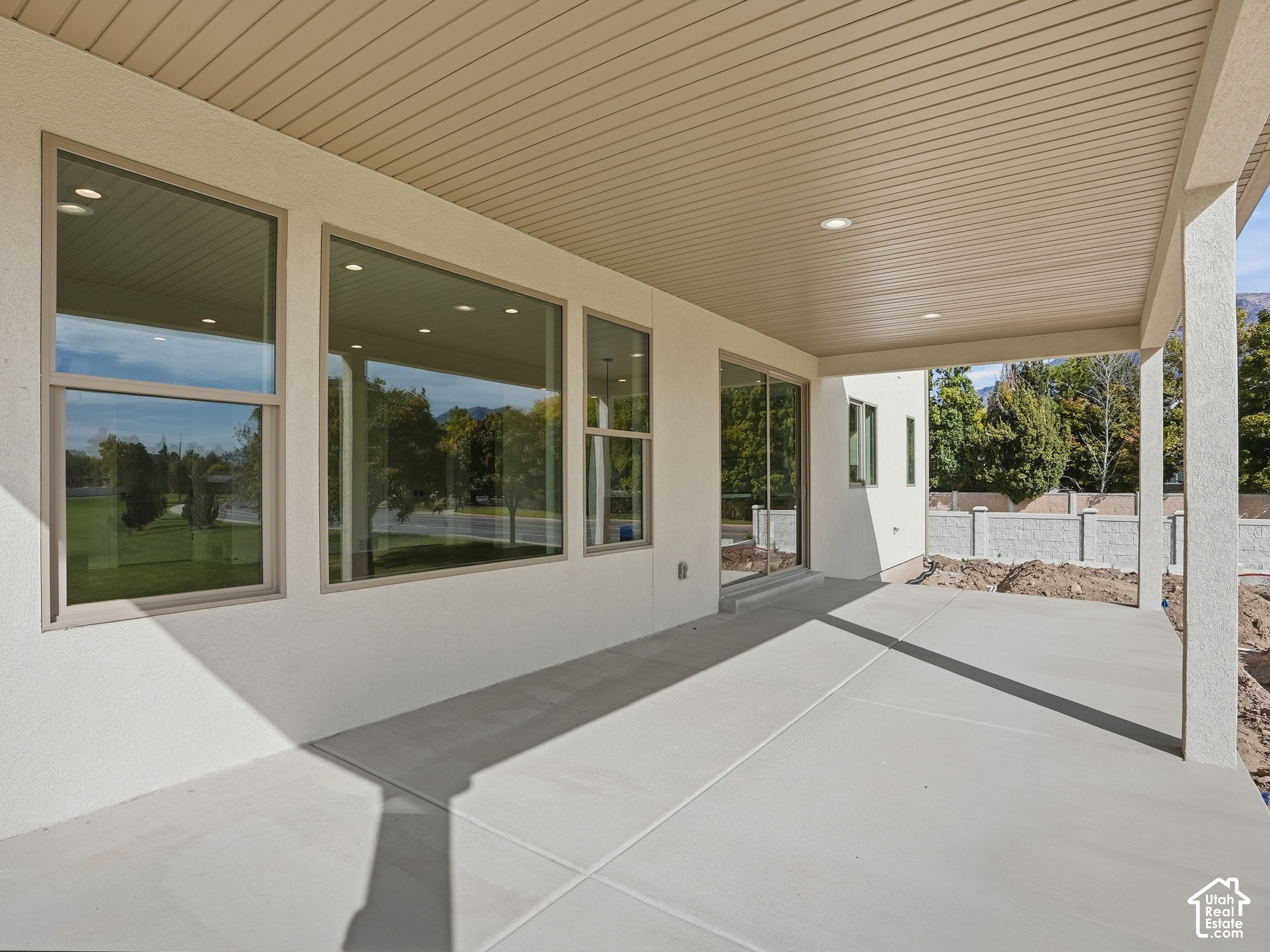 main property photo 6