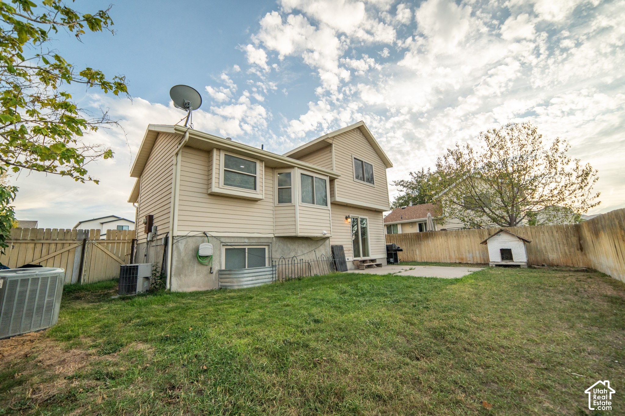 main property photo 23