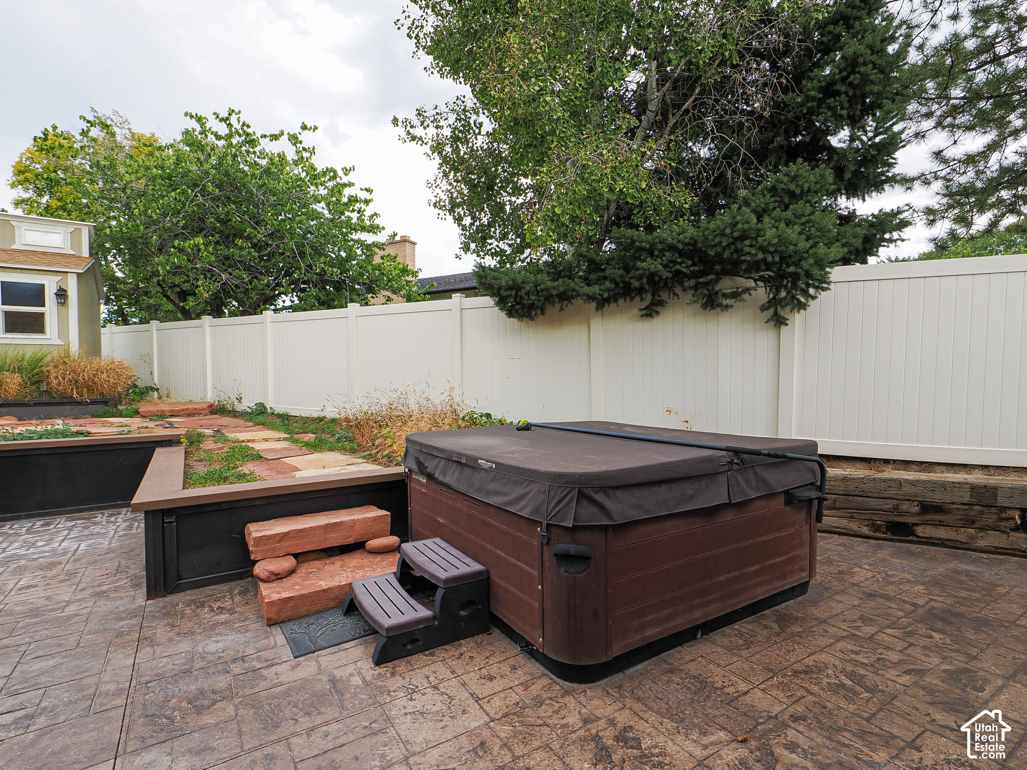 main property photo 37