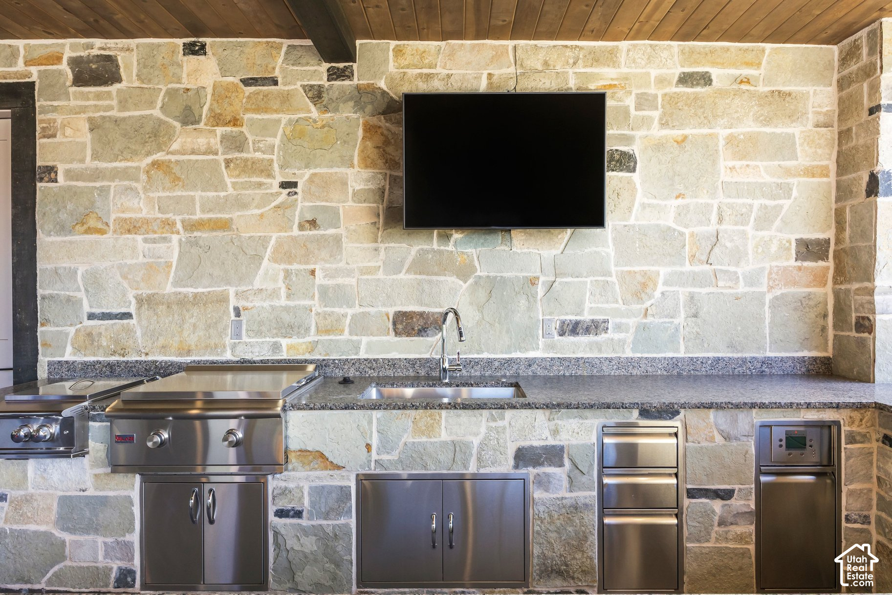main property photo 77