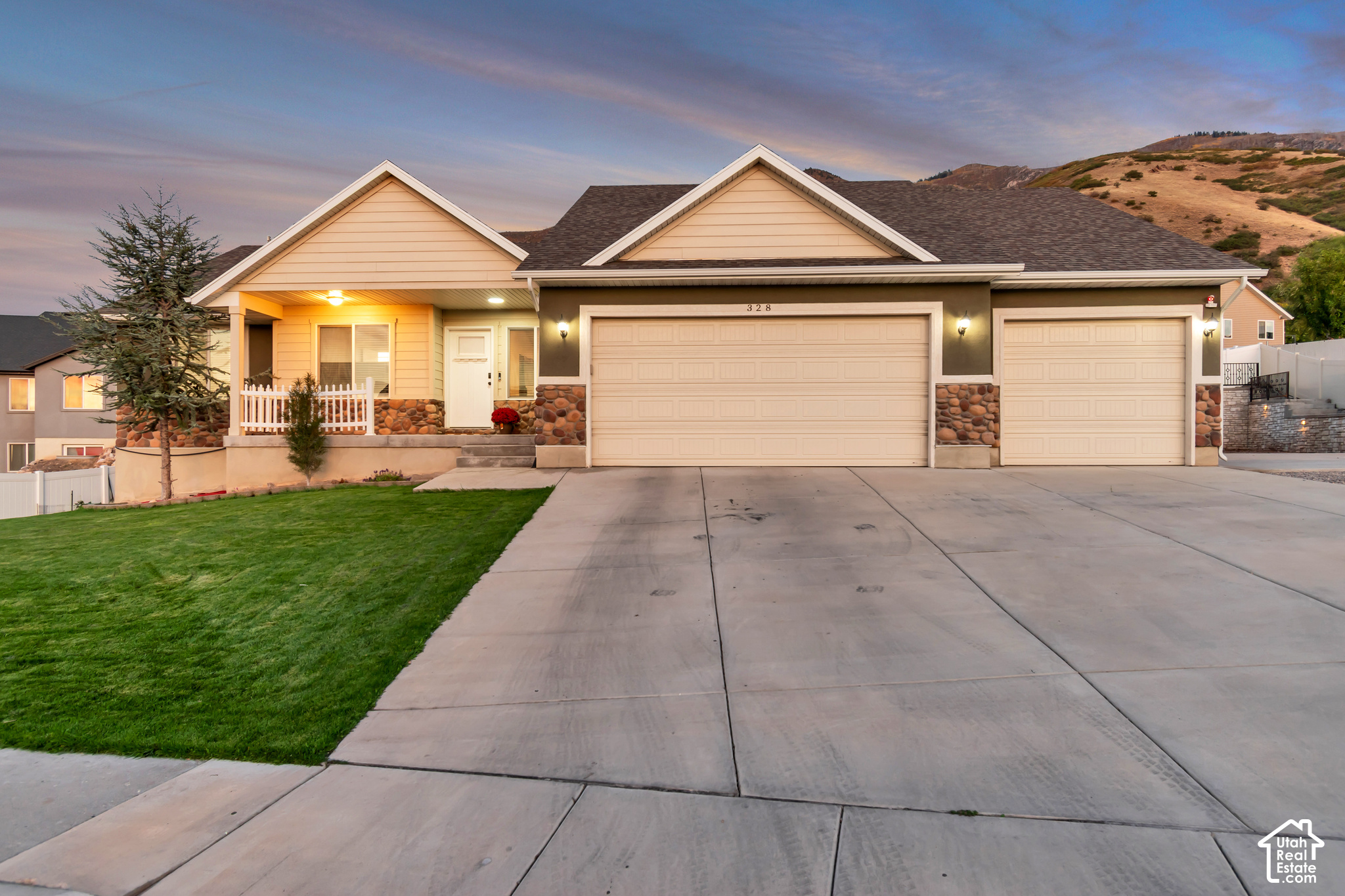 main property photo 30