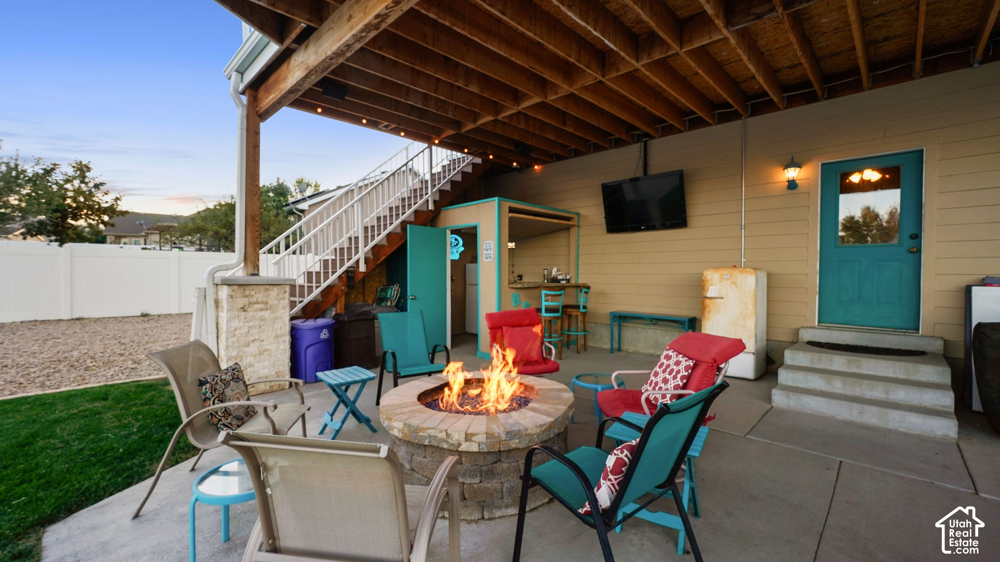 main property photo 40