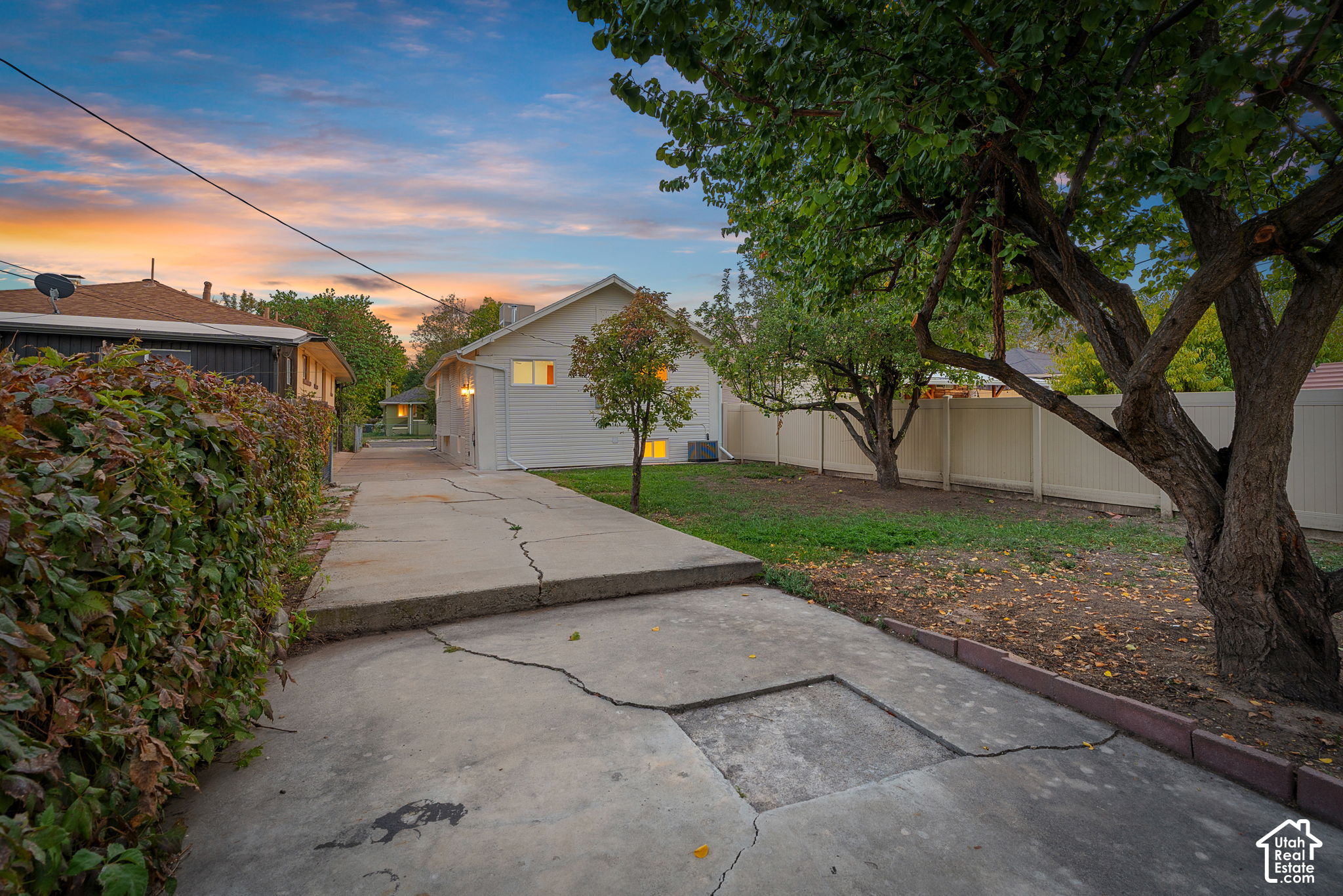 main property photo 30
