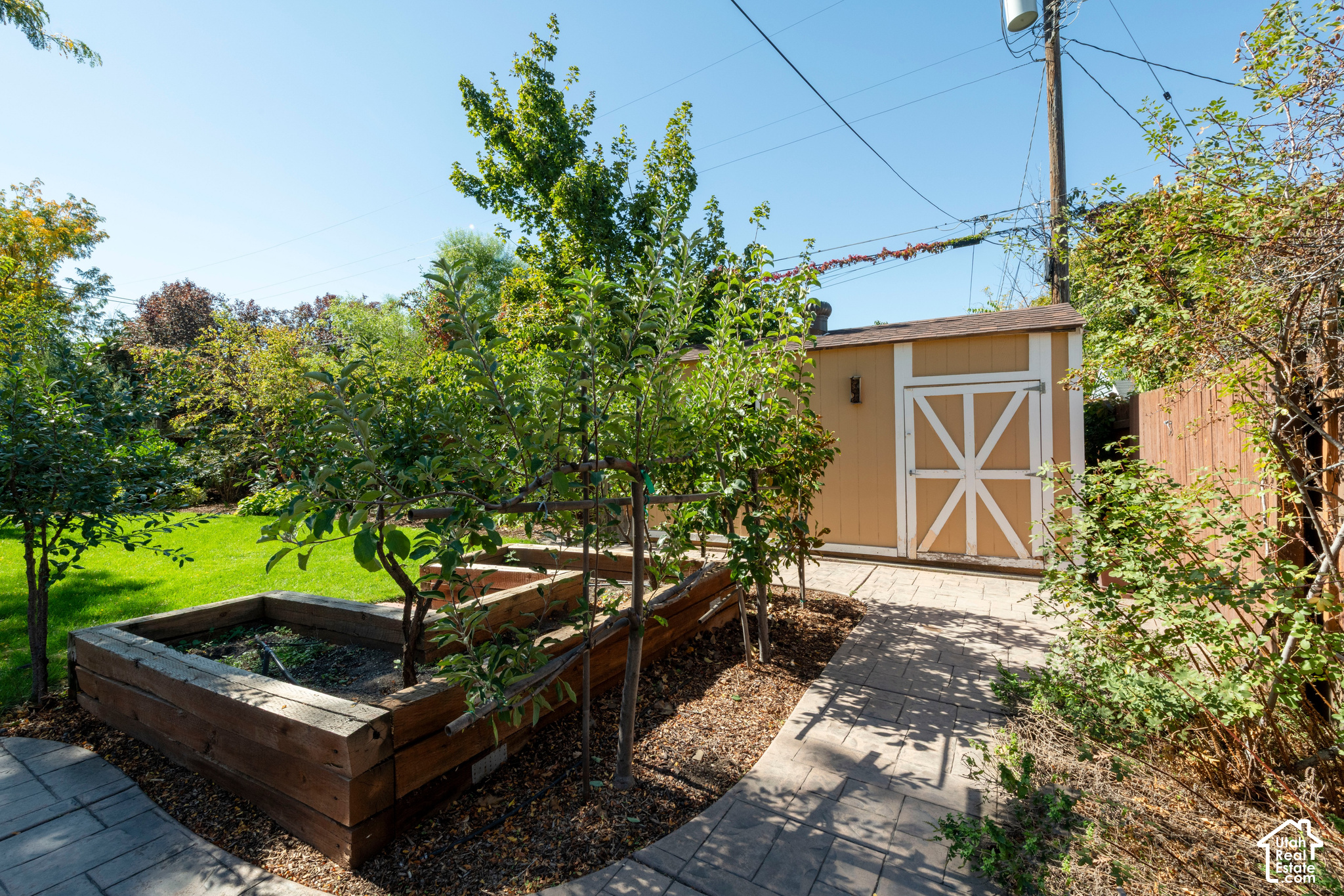 main property photo 34