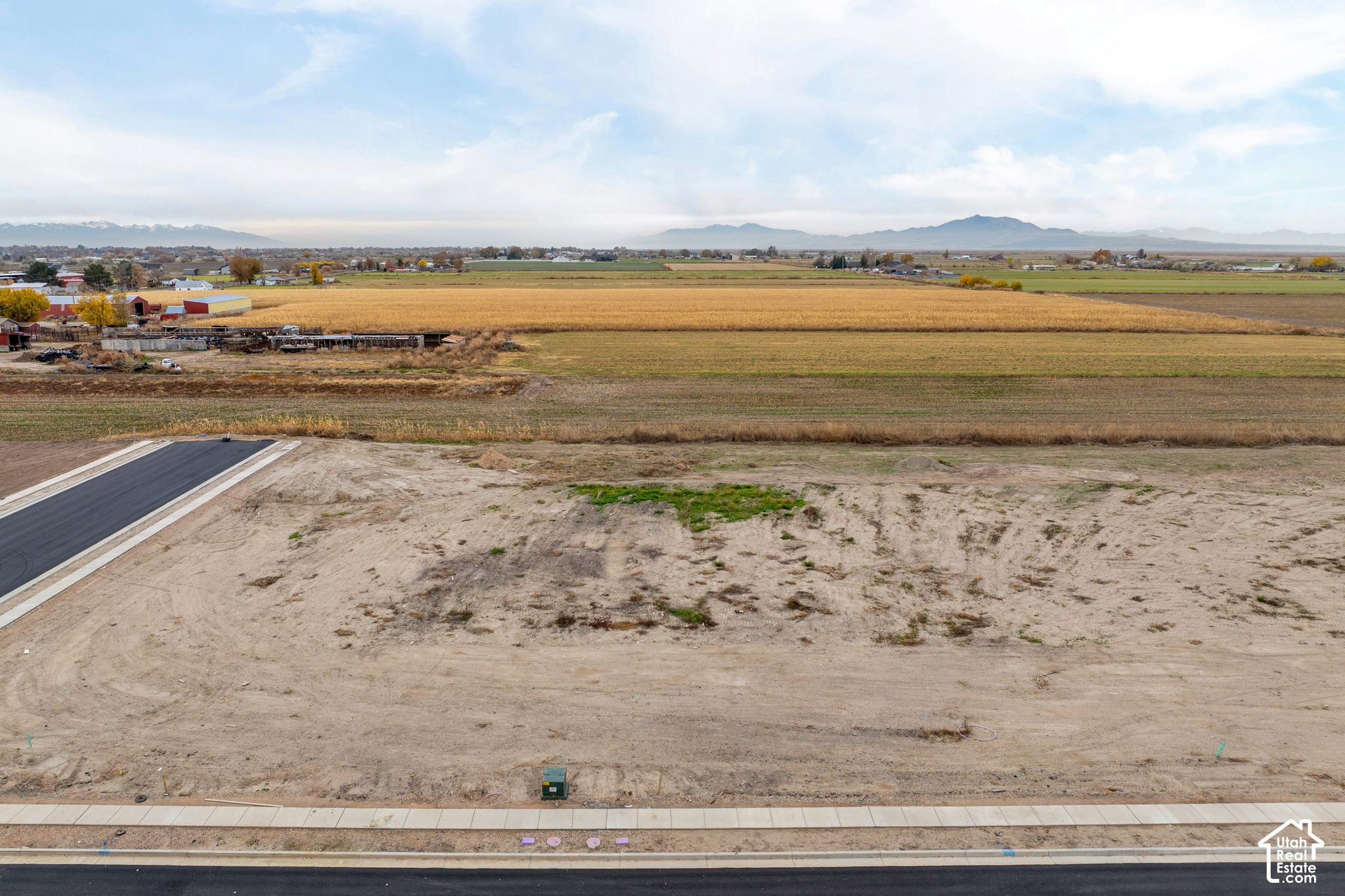 main property photo 20
