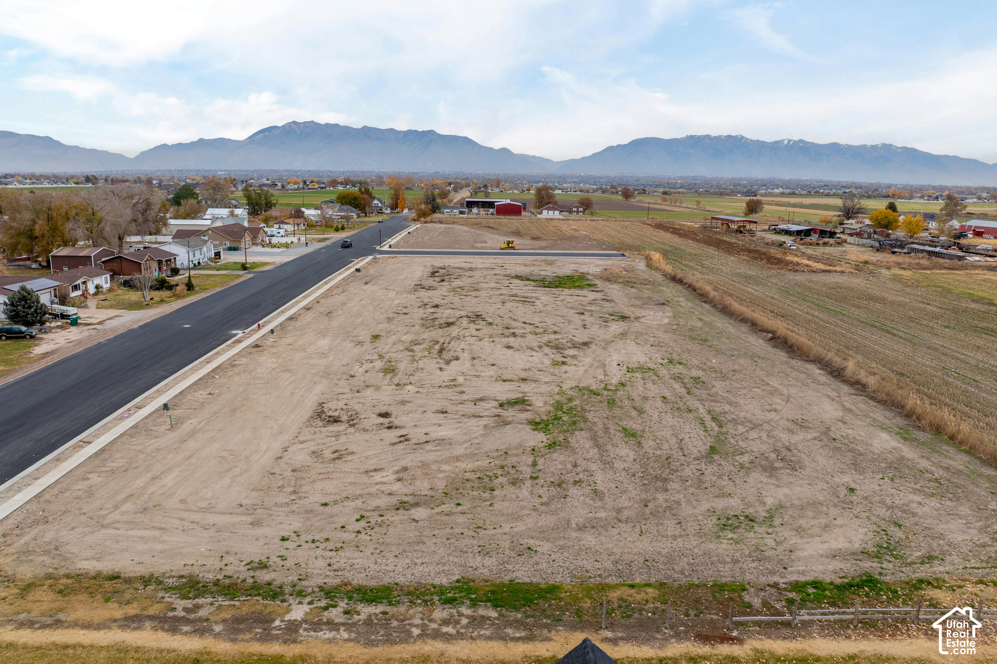 main property photo 23