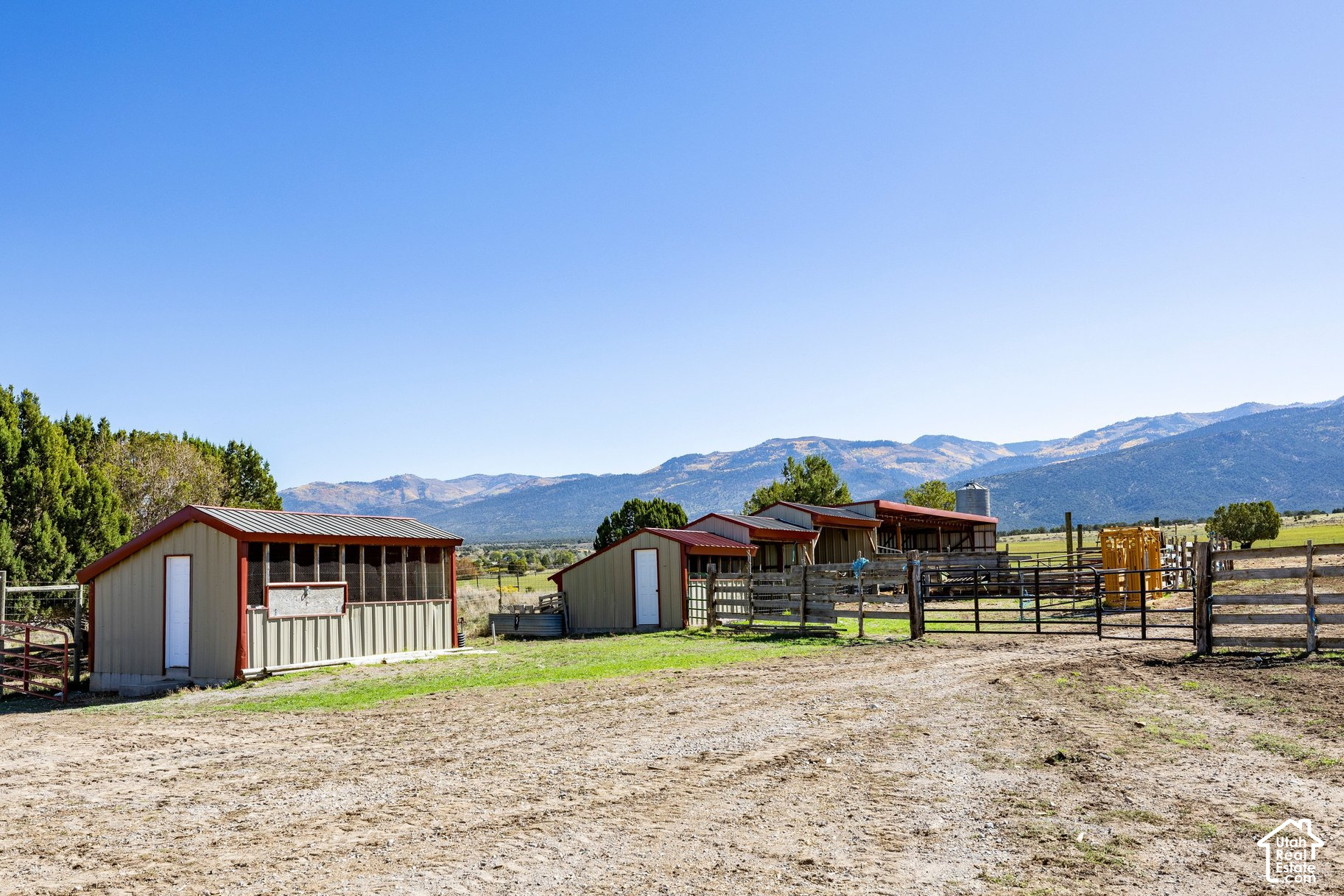 main property photo 12