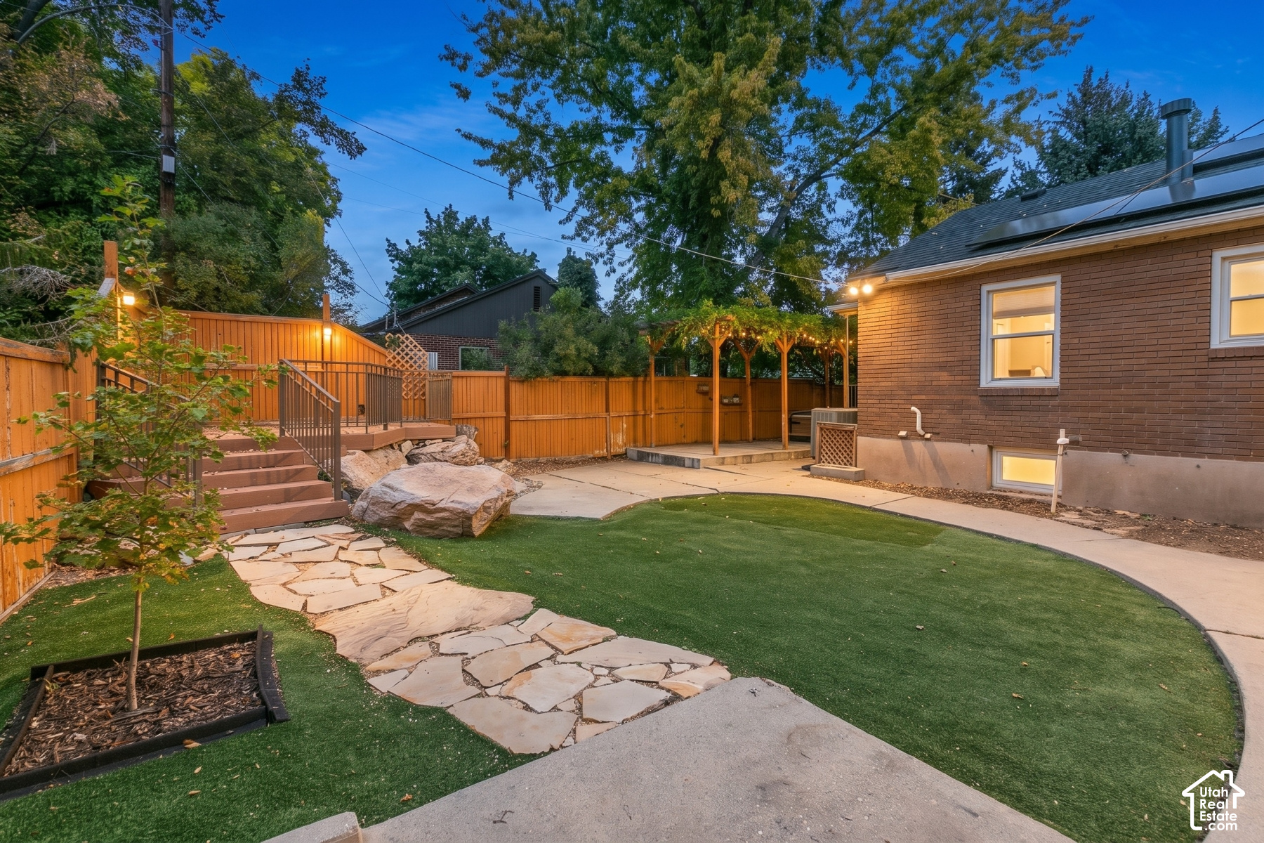 main property photo 25