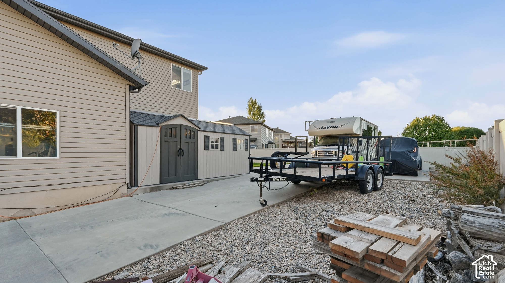 main property photo 33