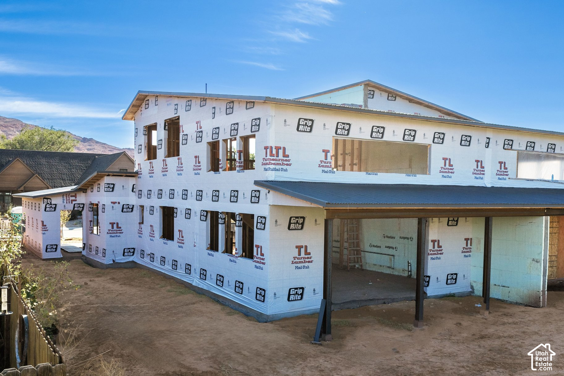 main property photo 11