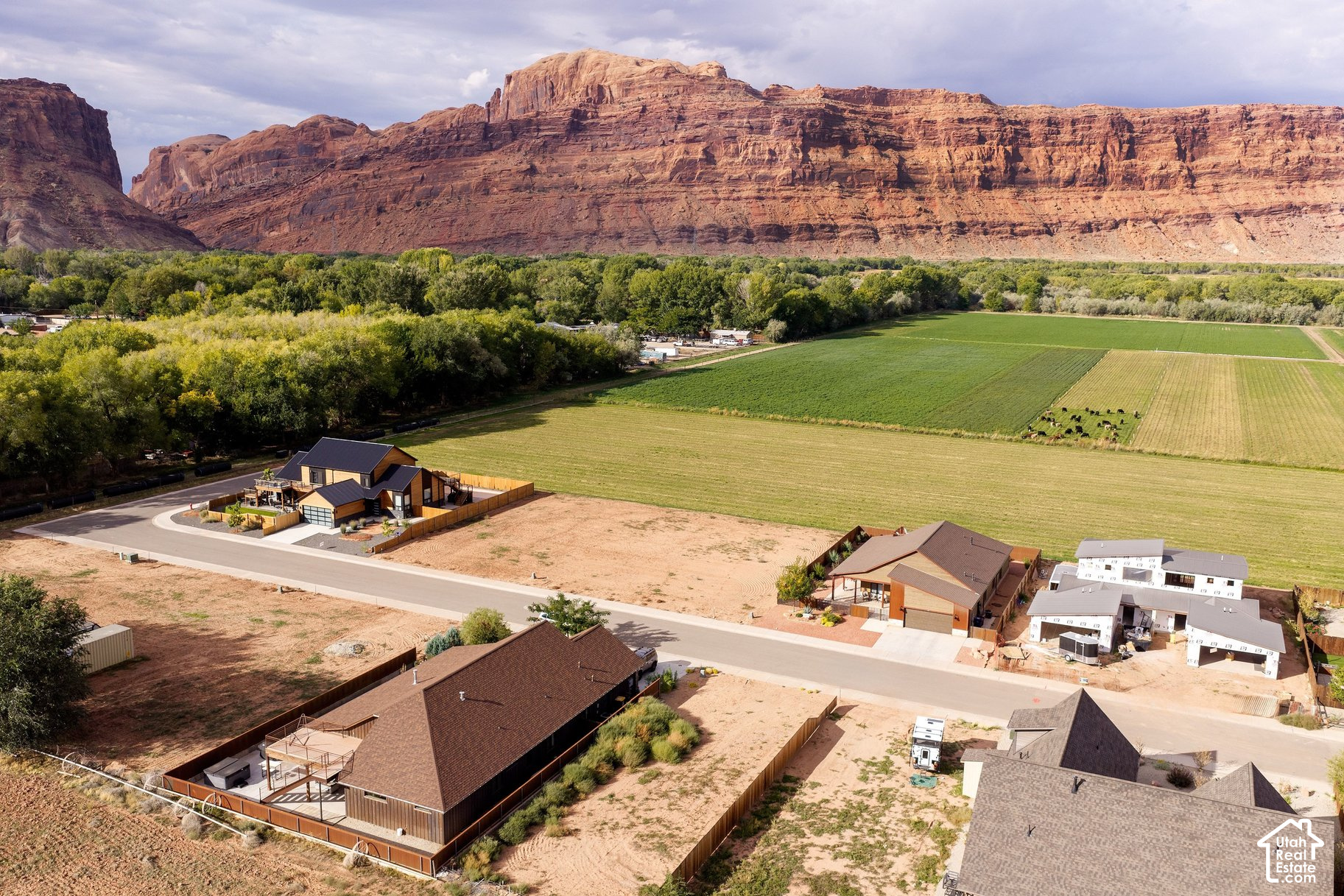 main property photo 16
