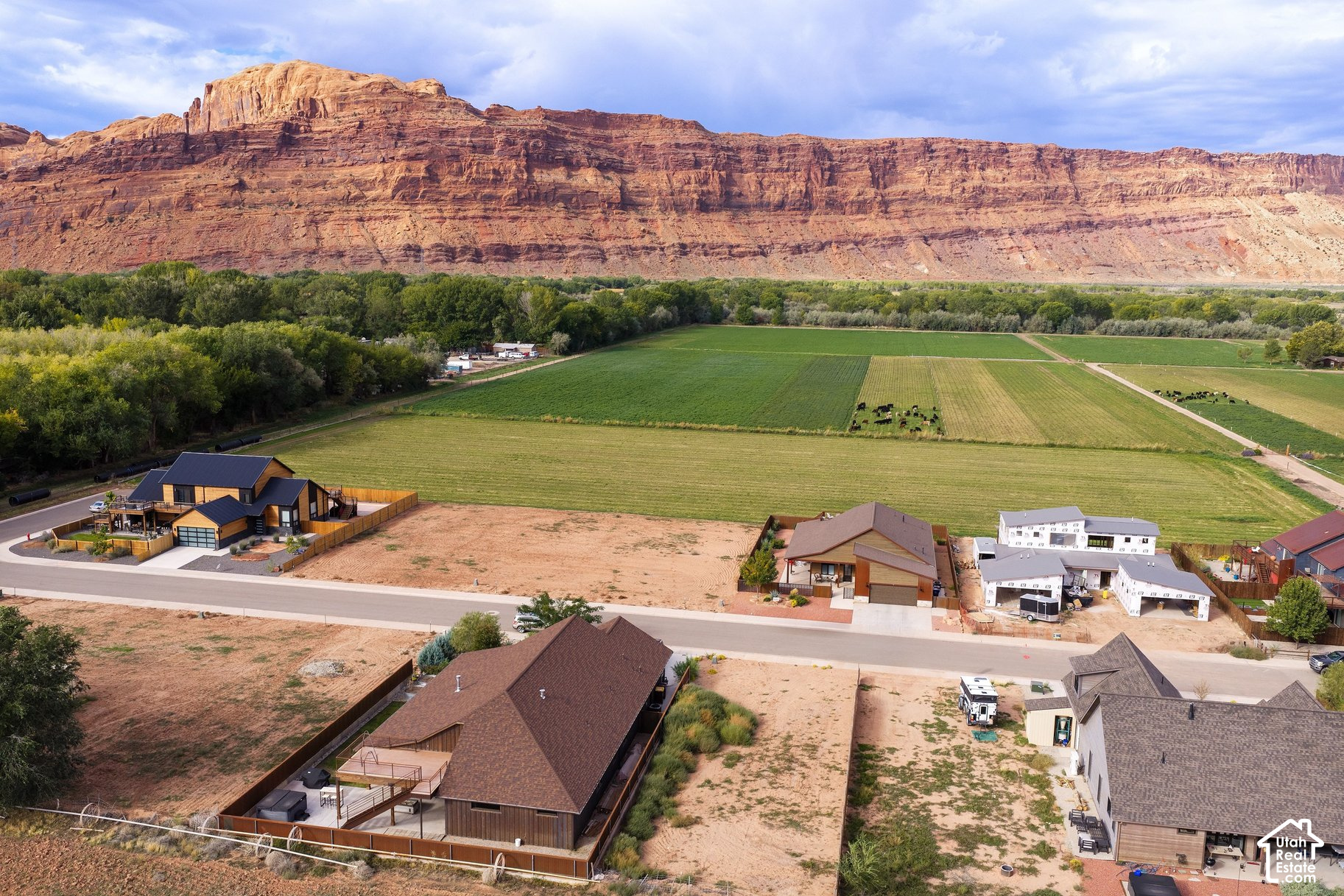 main property photo 17