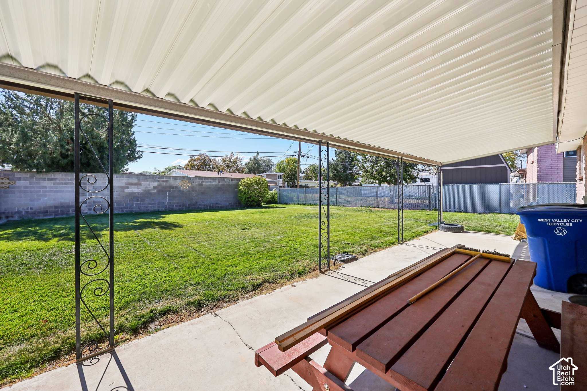 main property photo 24
