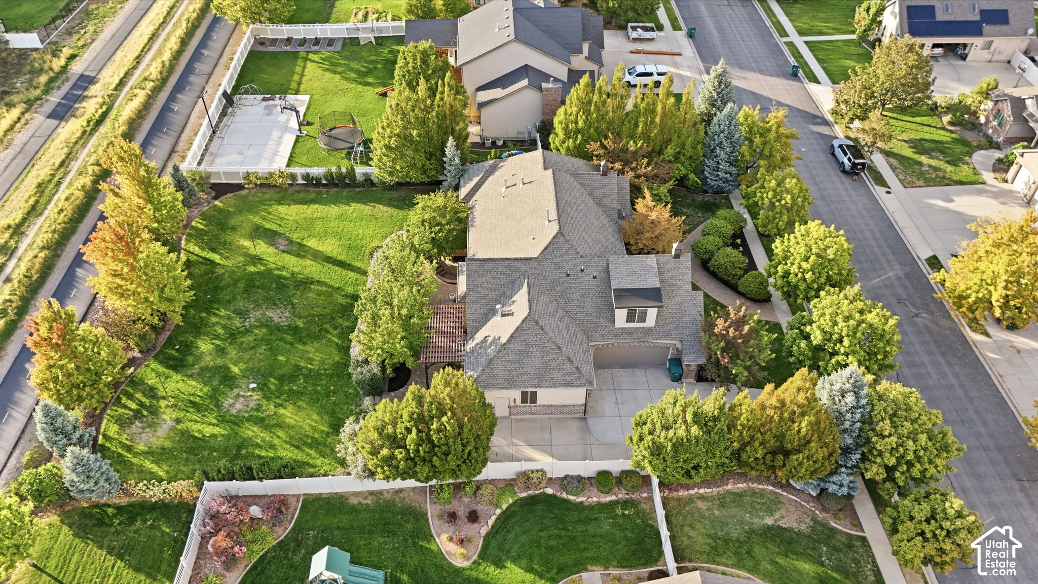 main property photo 60