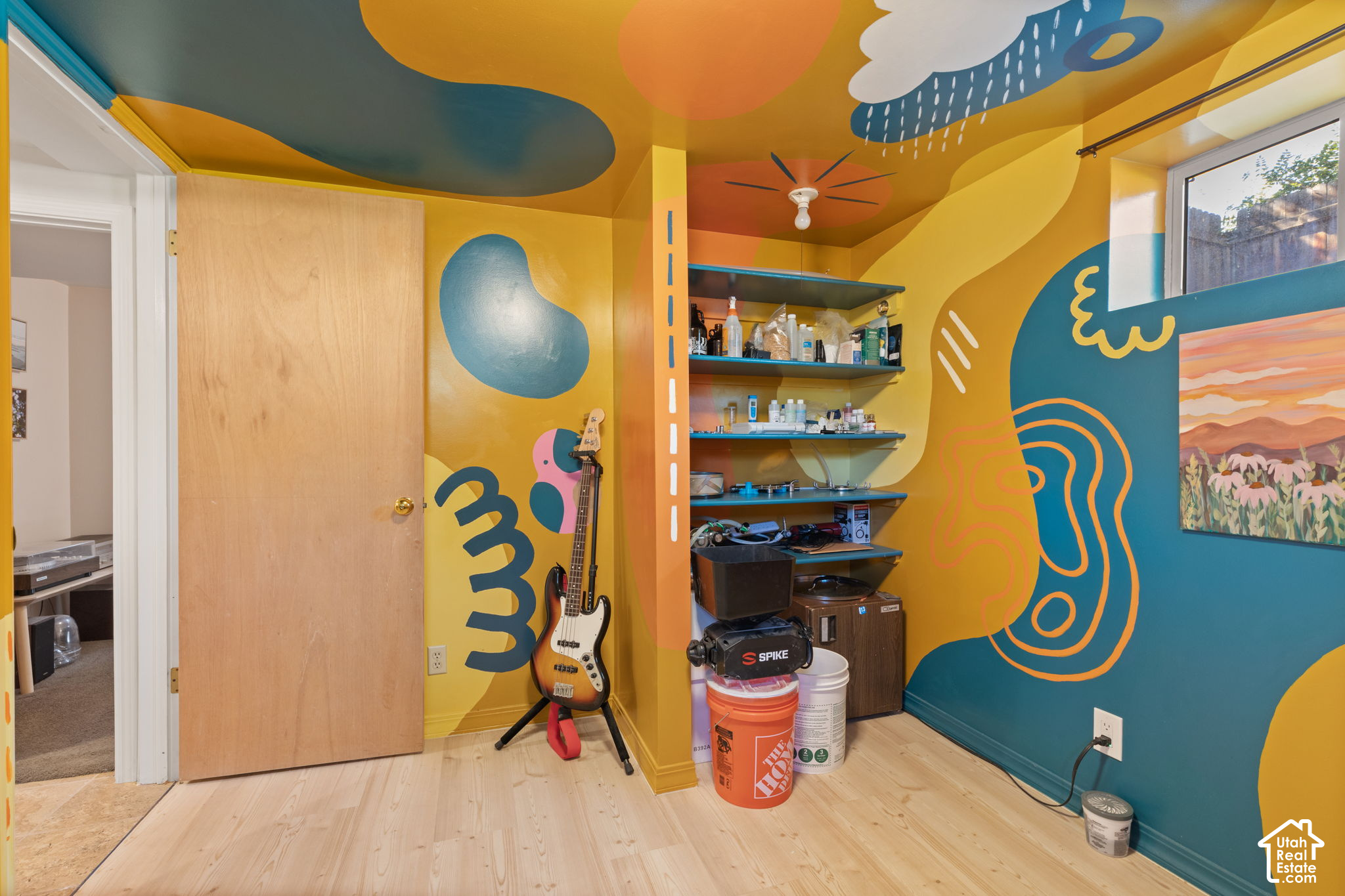 main property photo 31