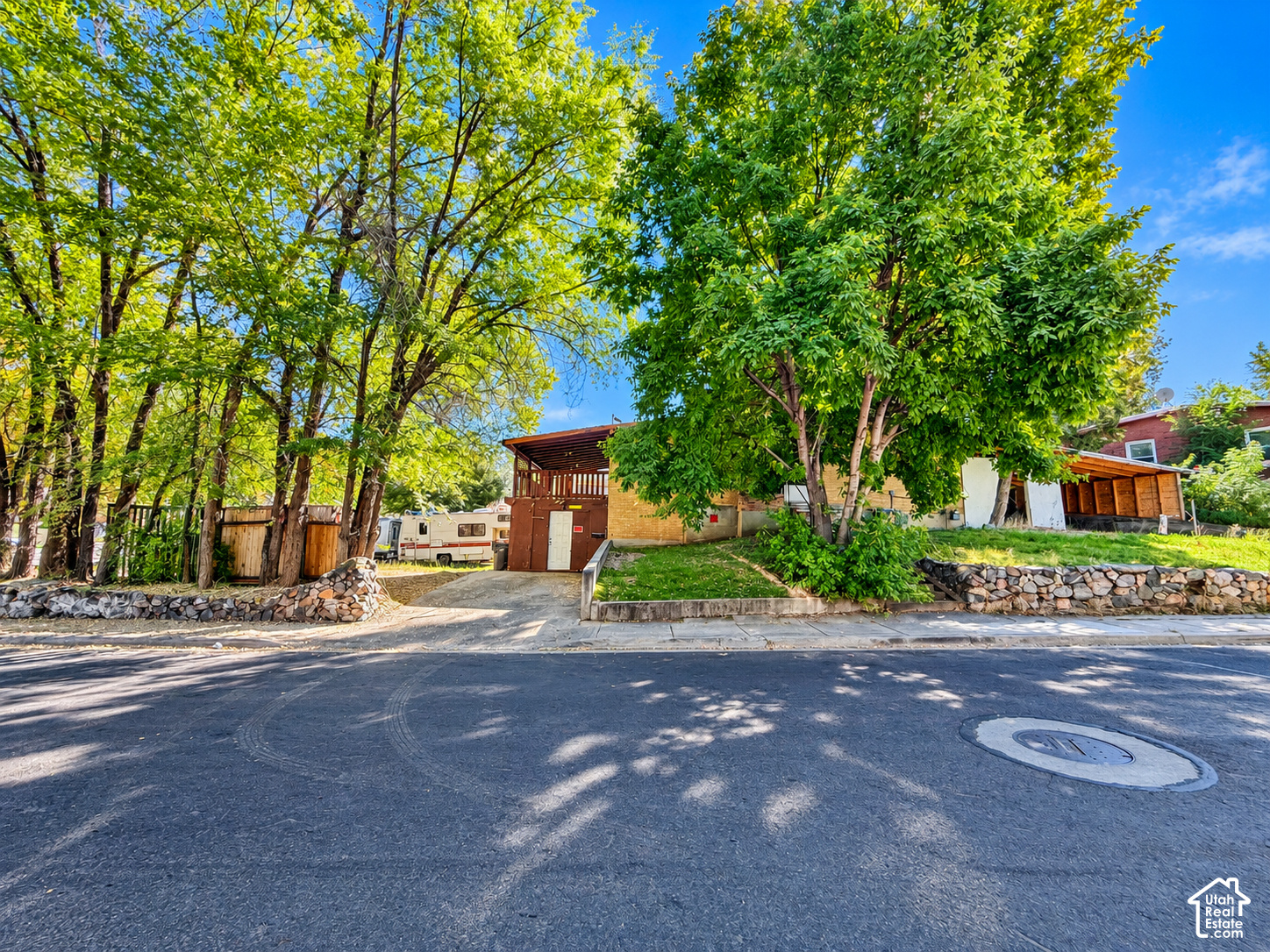 main property photo 8