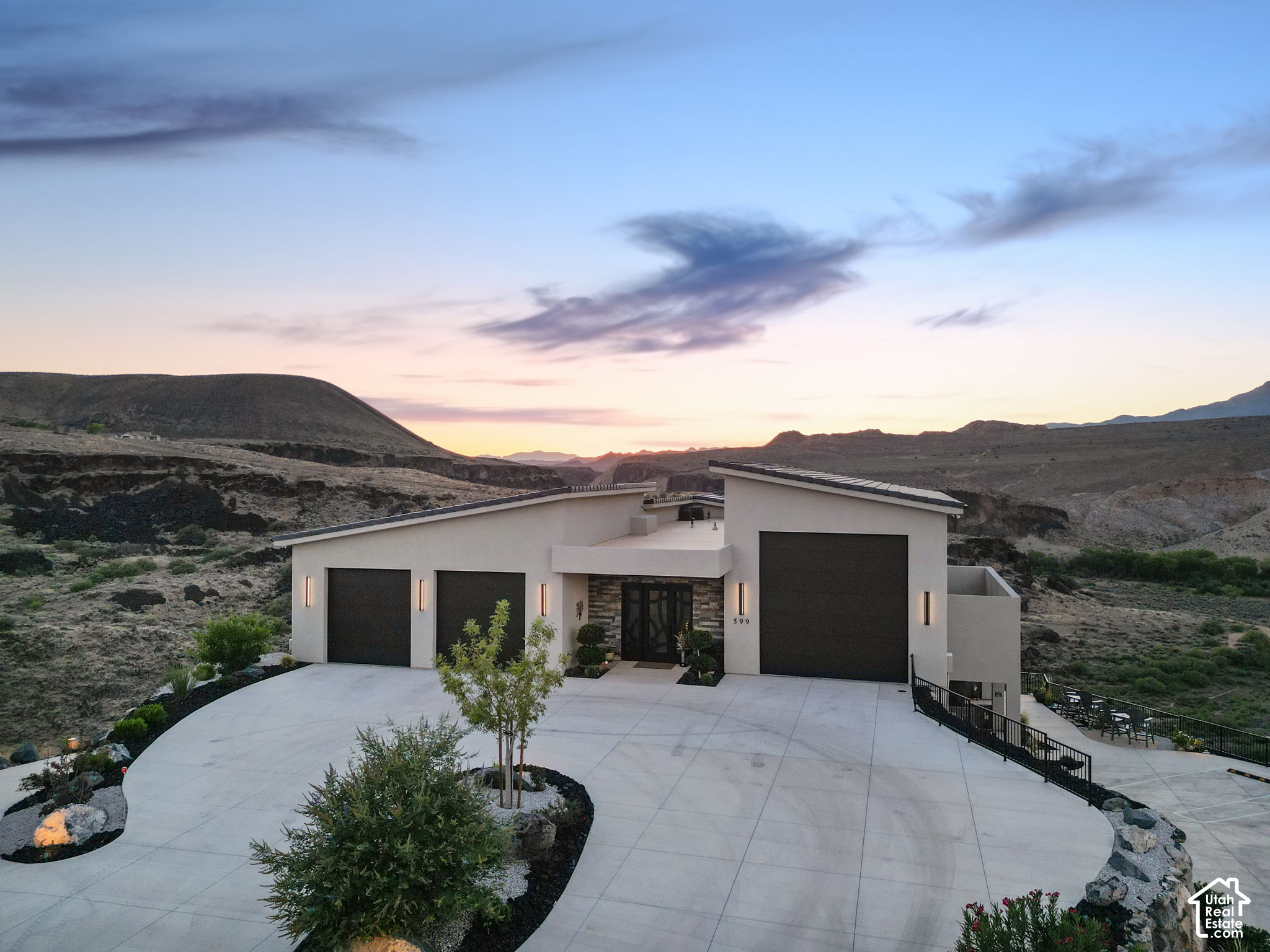 main property photo 123