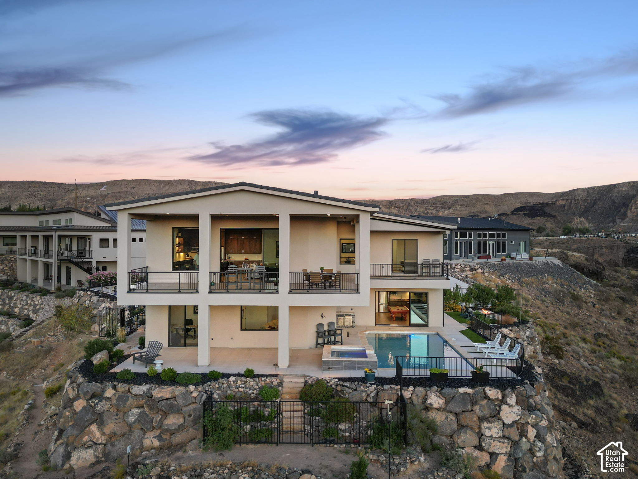 main property photo 5