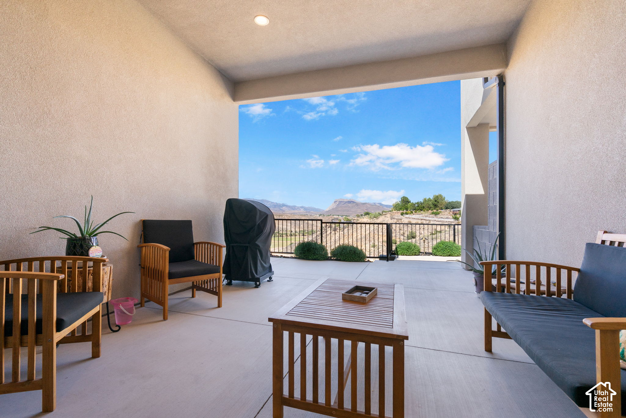 main property photo 89