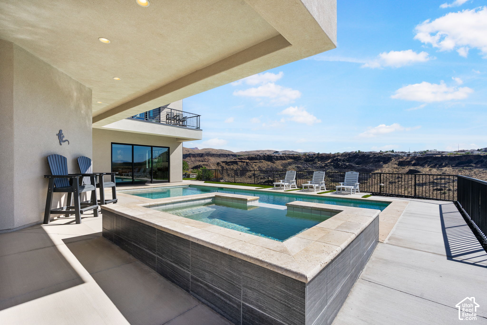 main property photo 94